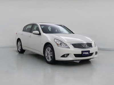 White 2015 Infiniti Q40