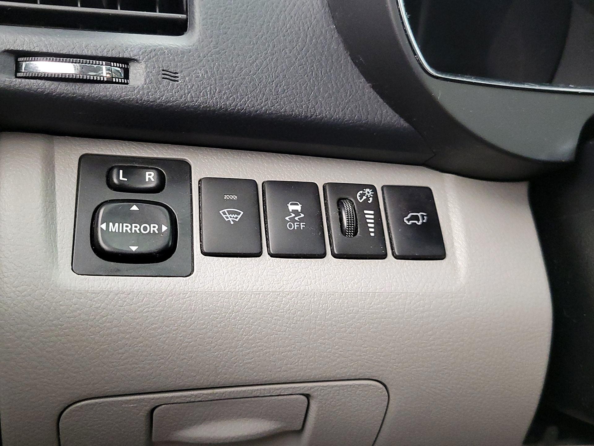 Thumbnail: 2013 Toyota Highlander - 13