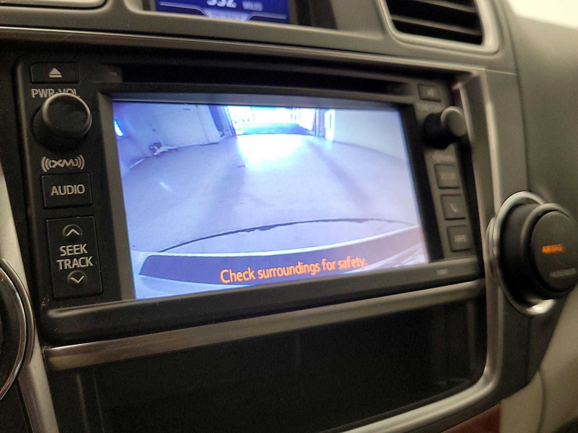 Thumbnail: 2013 Toyota Highlander - 14