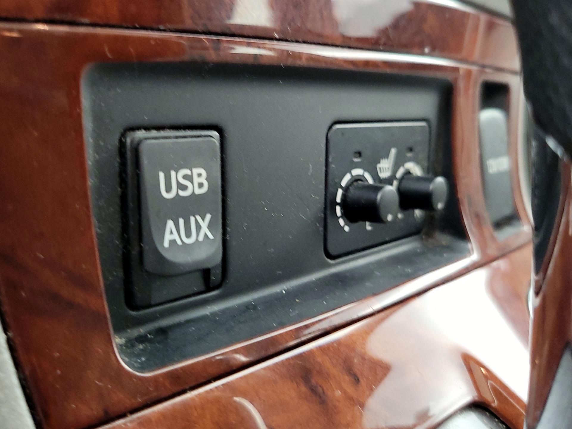 Thumbnail: 2013 Toyota Highlander - 18