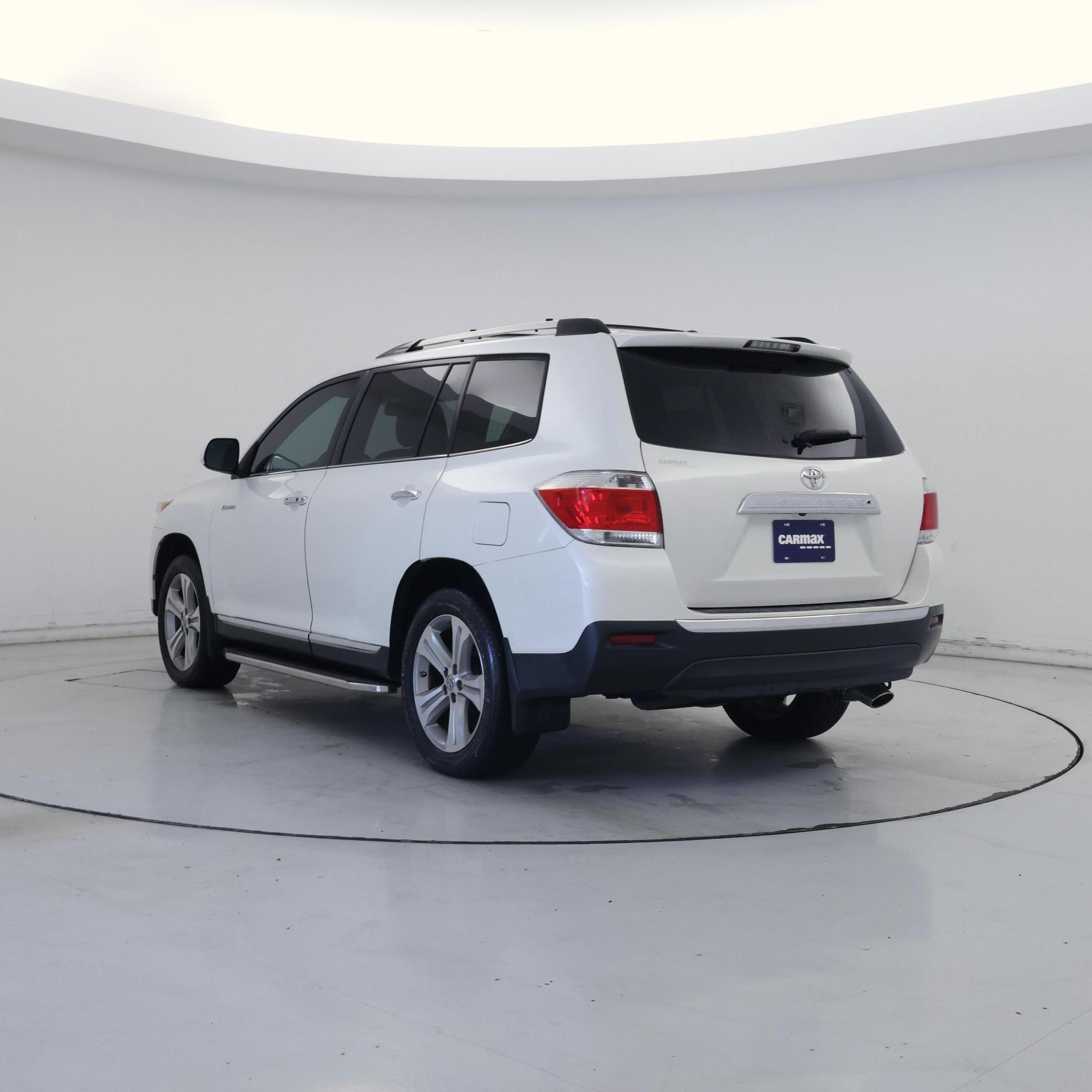 Thumbnail: 2013 Toyota Highlander - 2