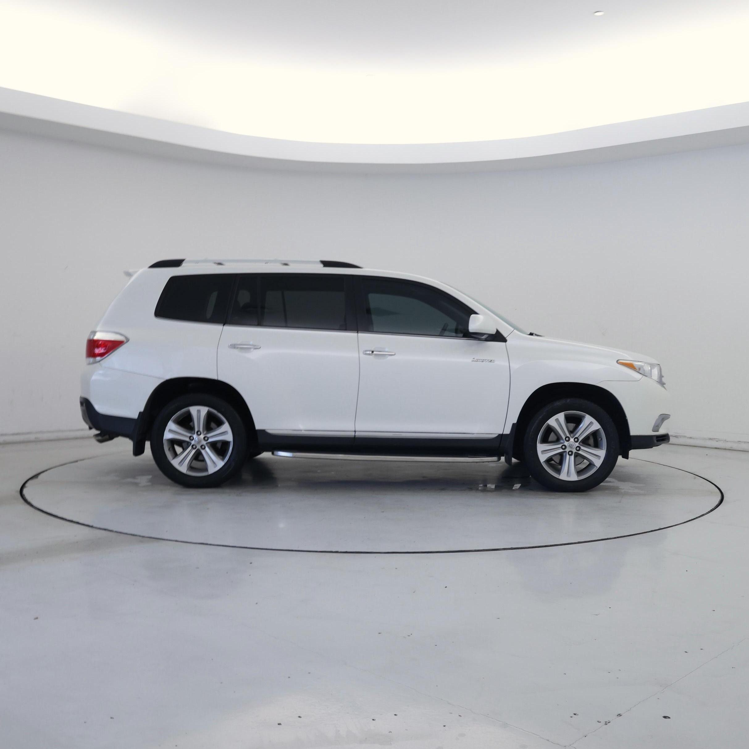 Thumbnail: 2013 Toyota Highlander - 7