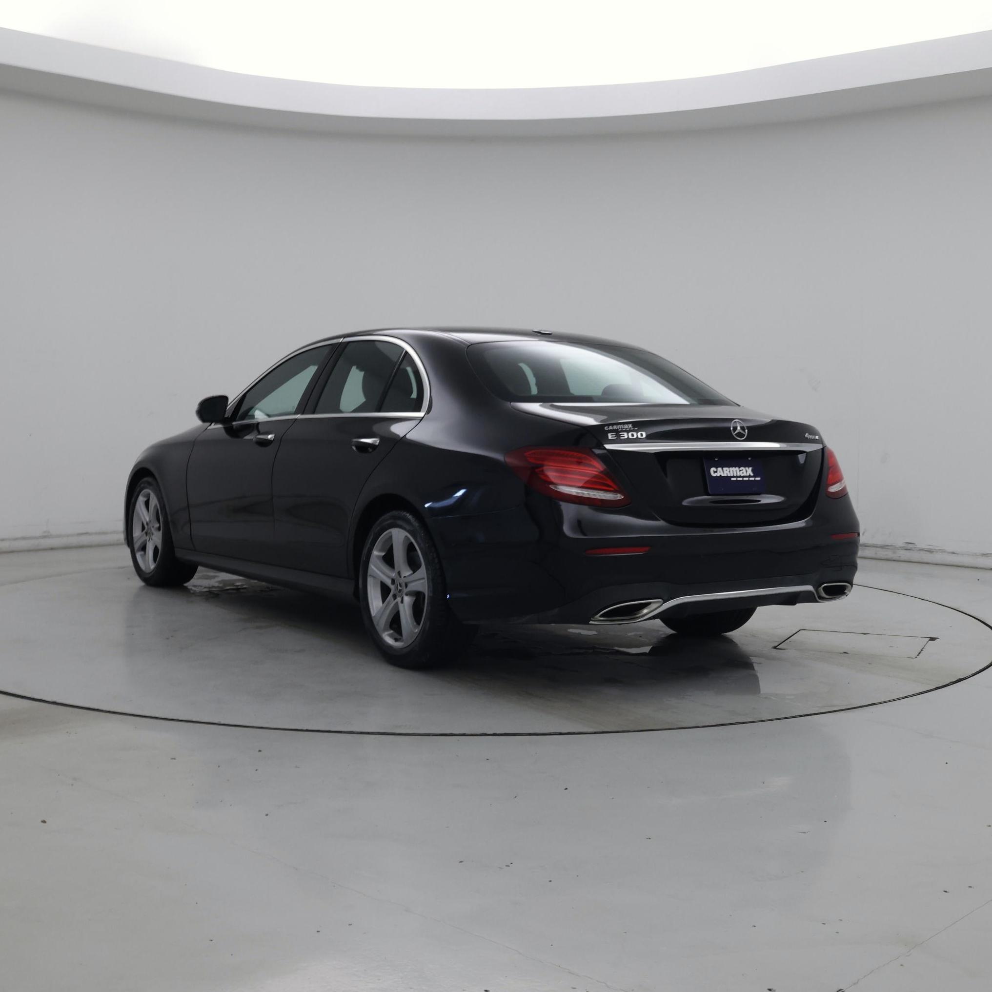 Thumbnail: 2019 Mercedes-Benz E-Class - 2