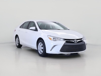 White 2017 Toyota Camry LE