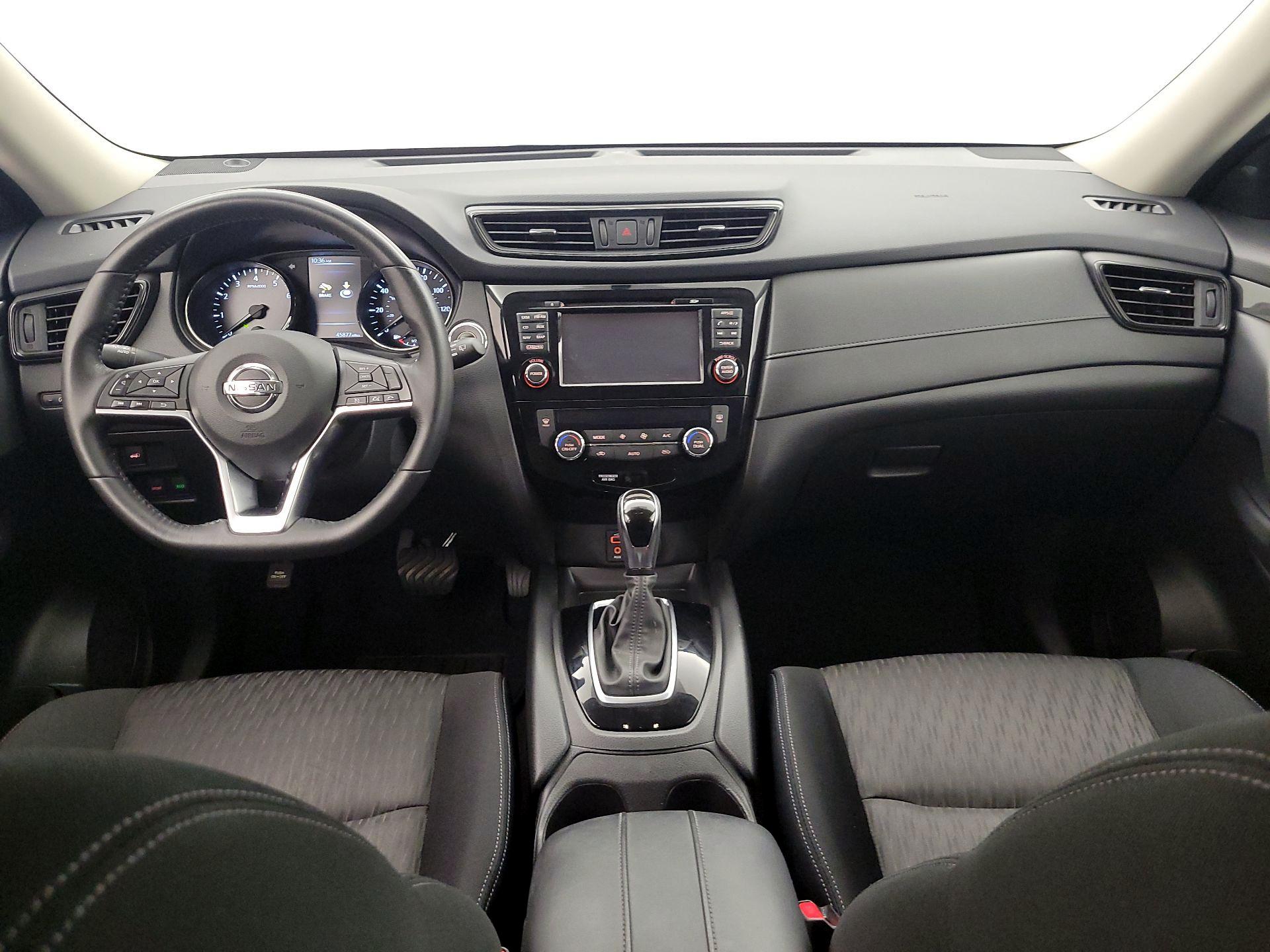 Thumbnail: 2017 Nissan Rogue - 9
