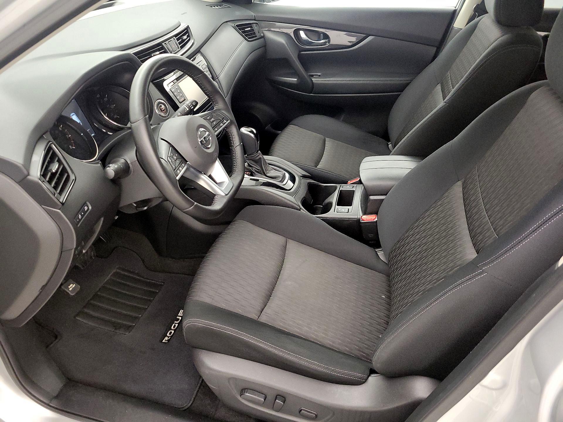 Thumbnail: 2017 Nissan Rogue - 11