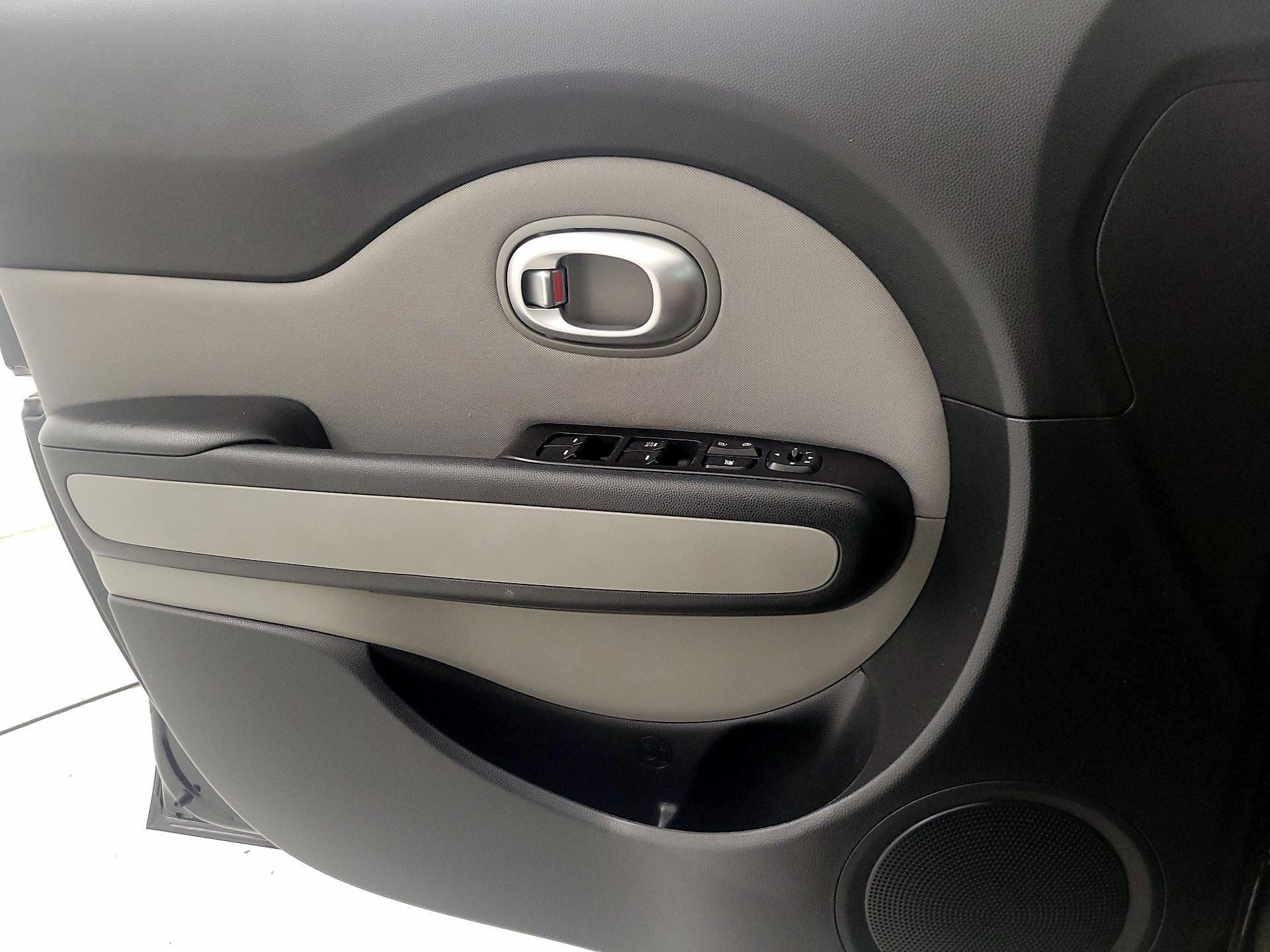 Thumbnail: 2015 Kia Soul - 12