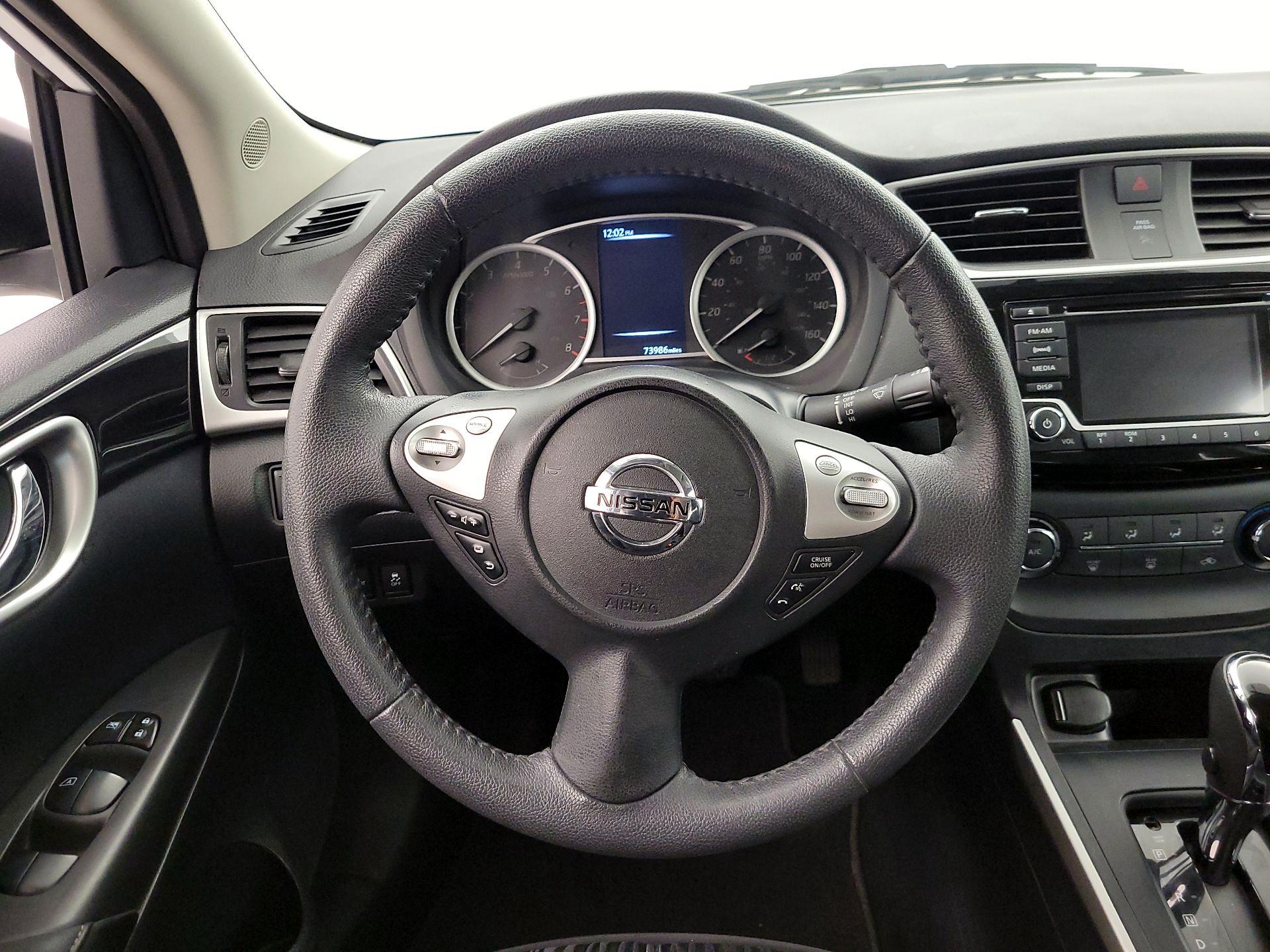 Thumbnail: 2017 Nissan Sentra - 10