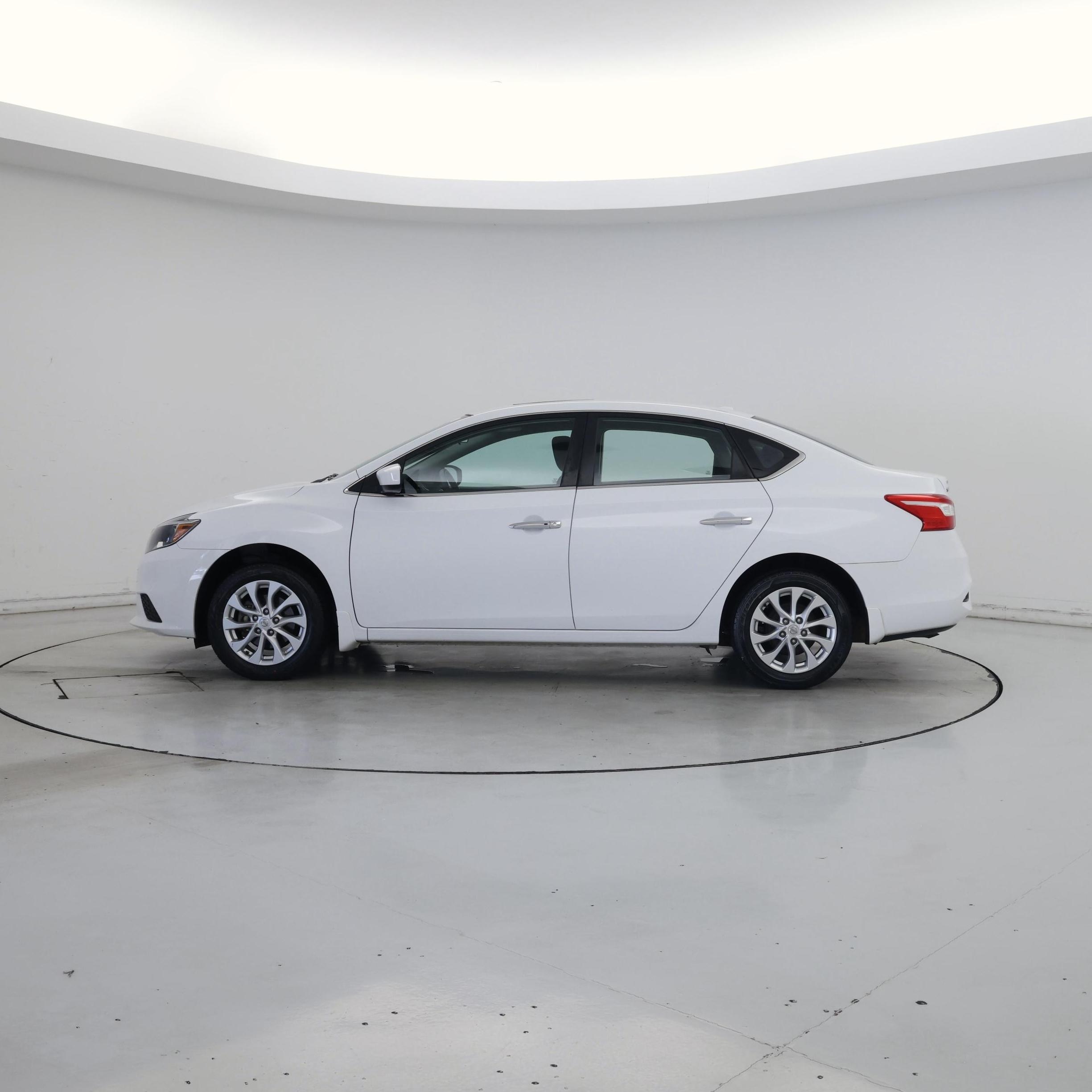 Thumbnail: 2017 Nissan Sentra - 3