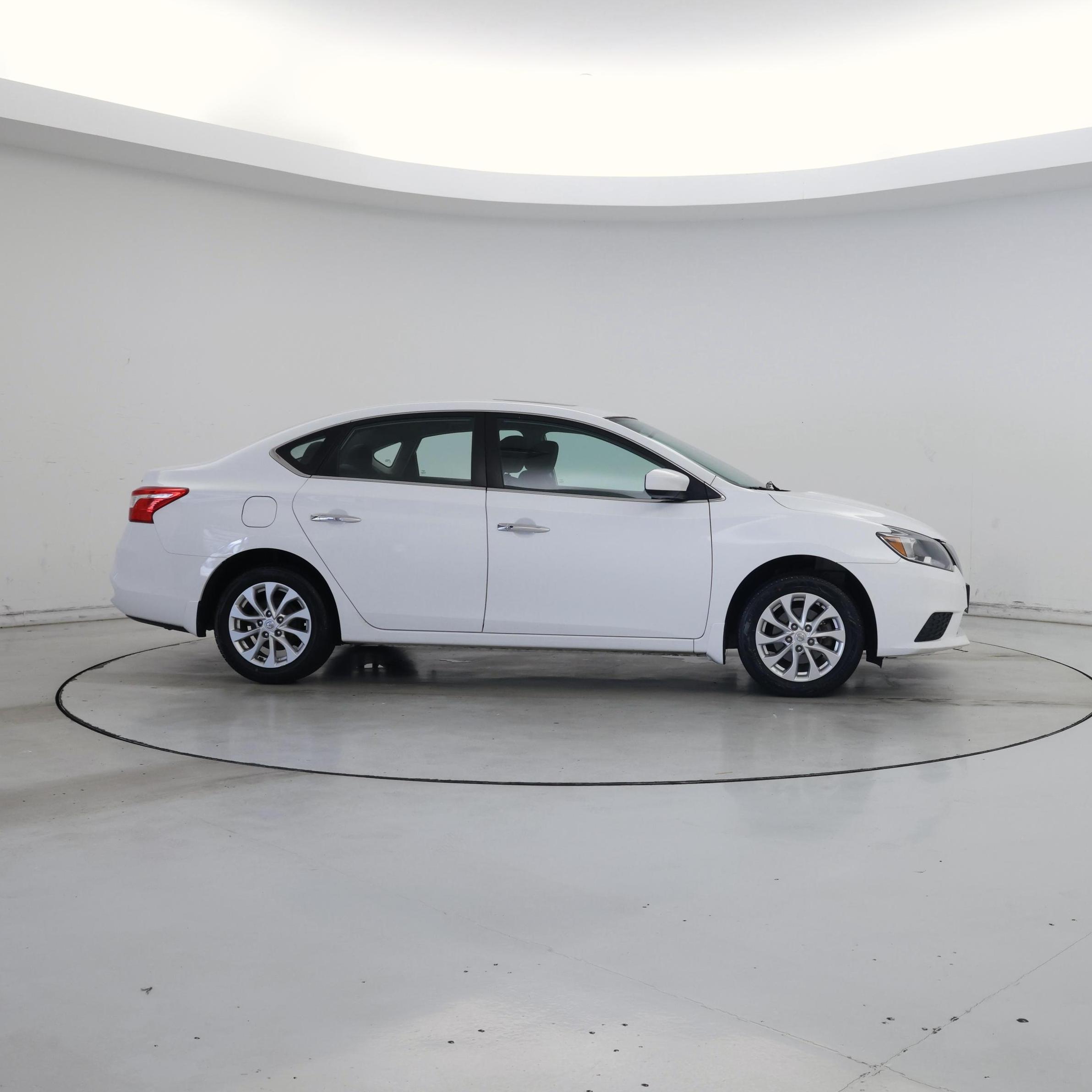 Thumbnail: 2017 Nissan Sentra - 7