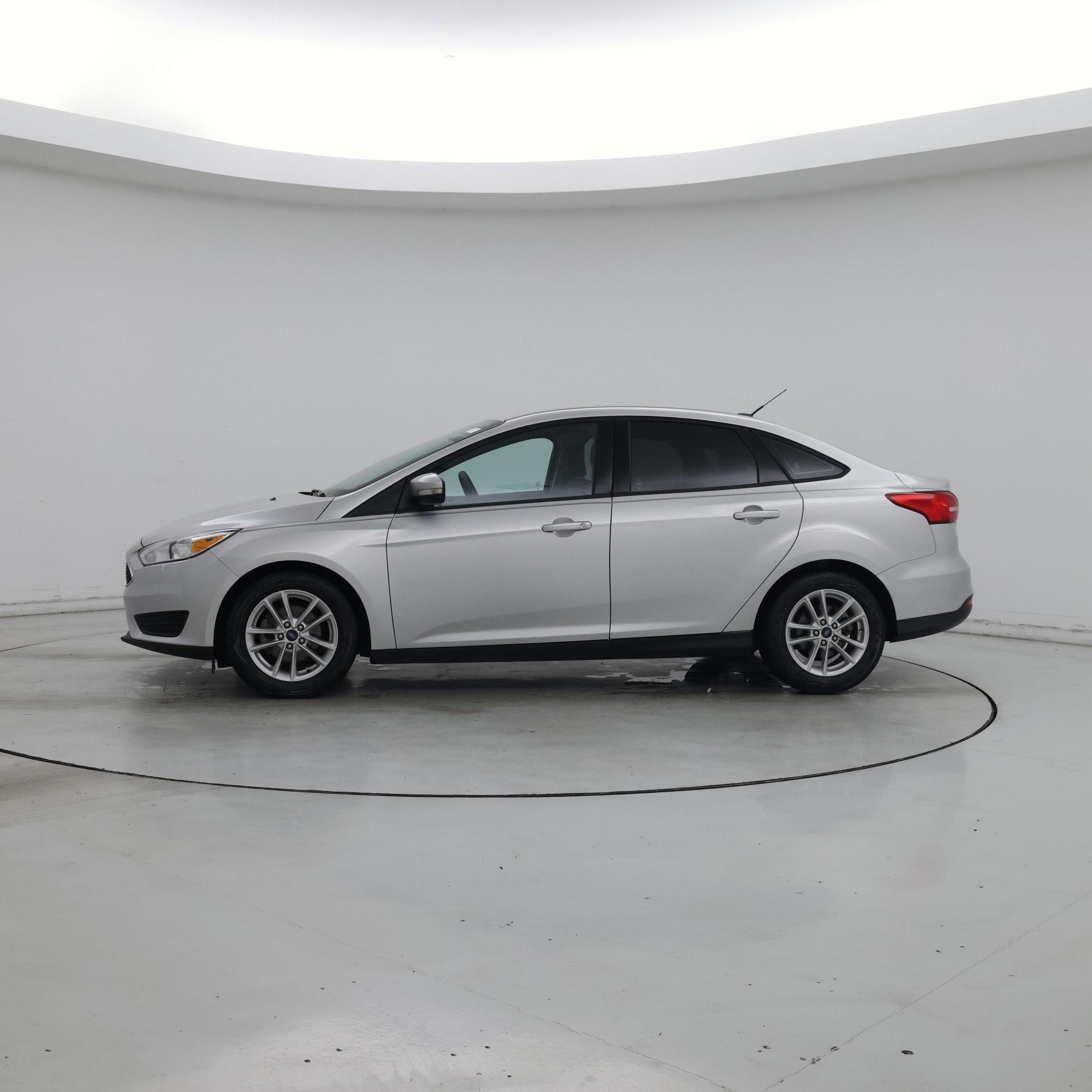 Thumbnail: 2017 Ford Focus - 3