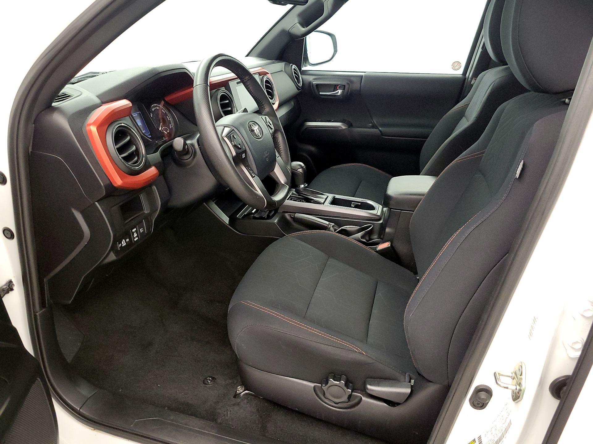 Thumbnail: 2019 Toyota Tacoma - 11