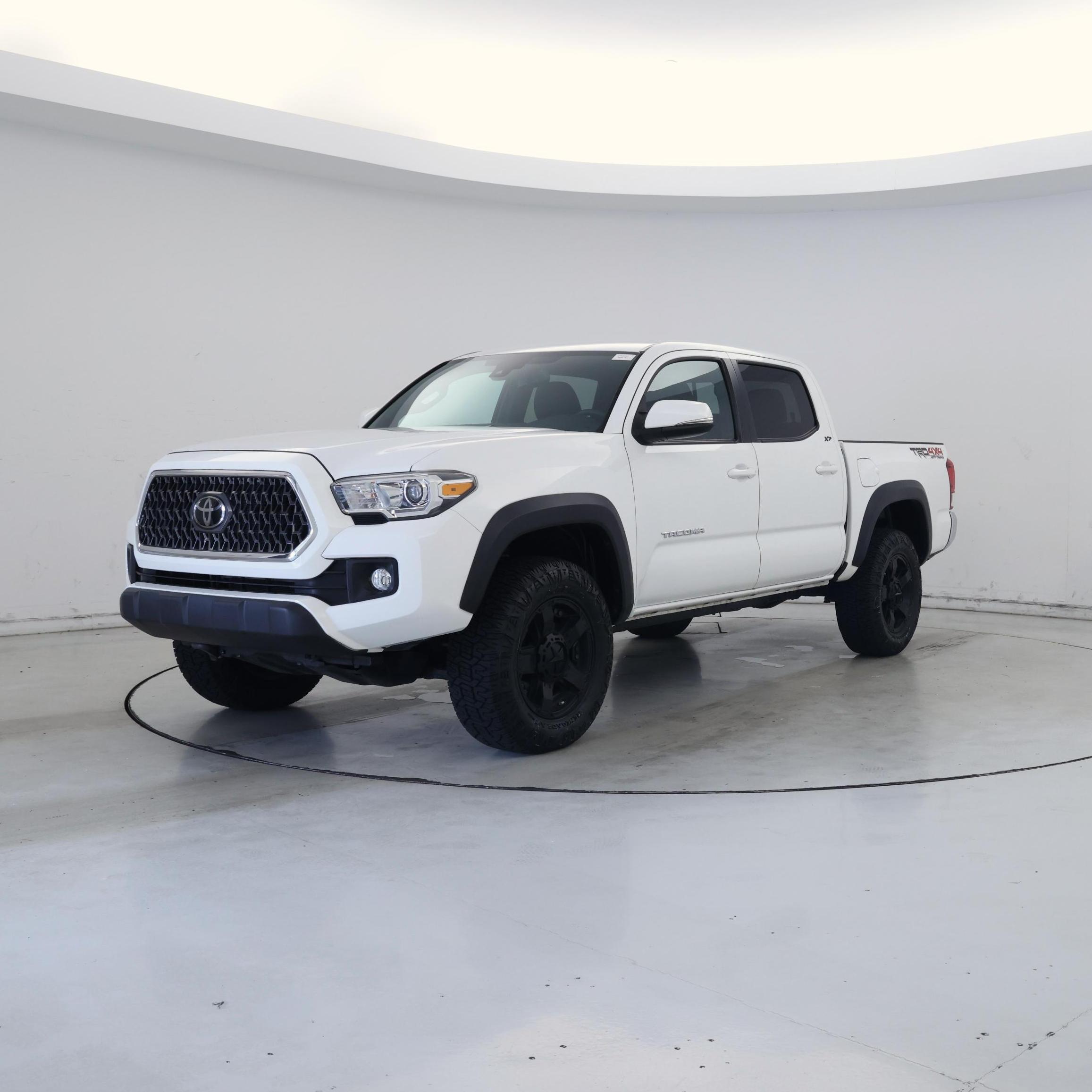 Thumbnail: 2019 Toyota Tacoma - 4