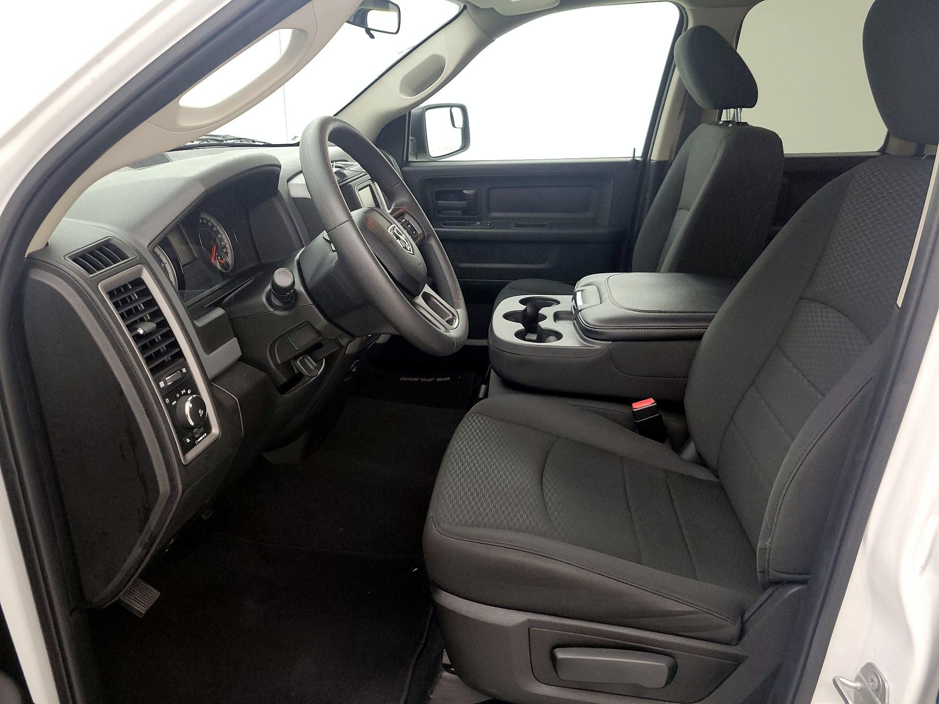 Thumbnail: 2019 RAM 1500 Classic - 11