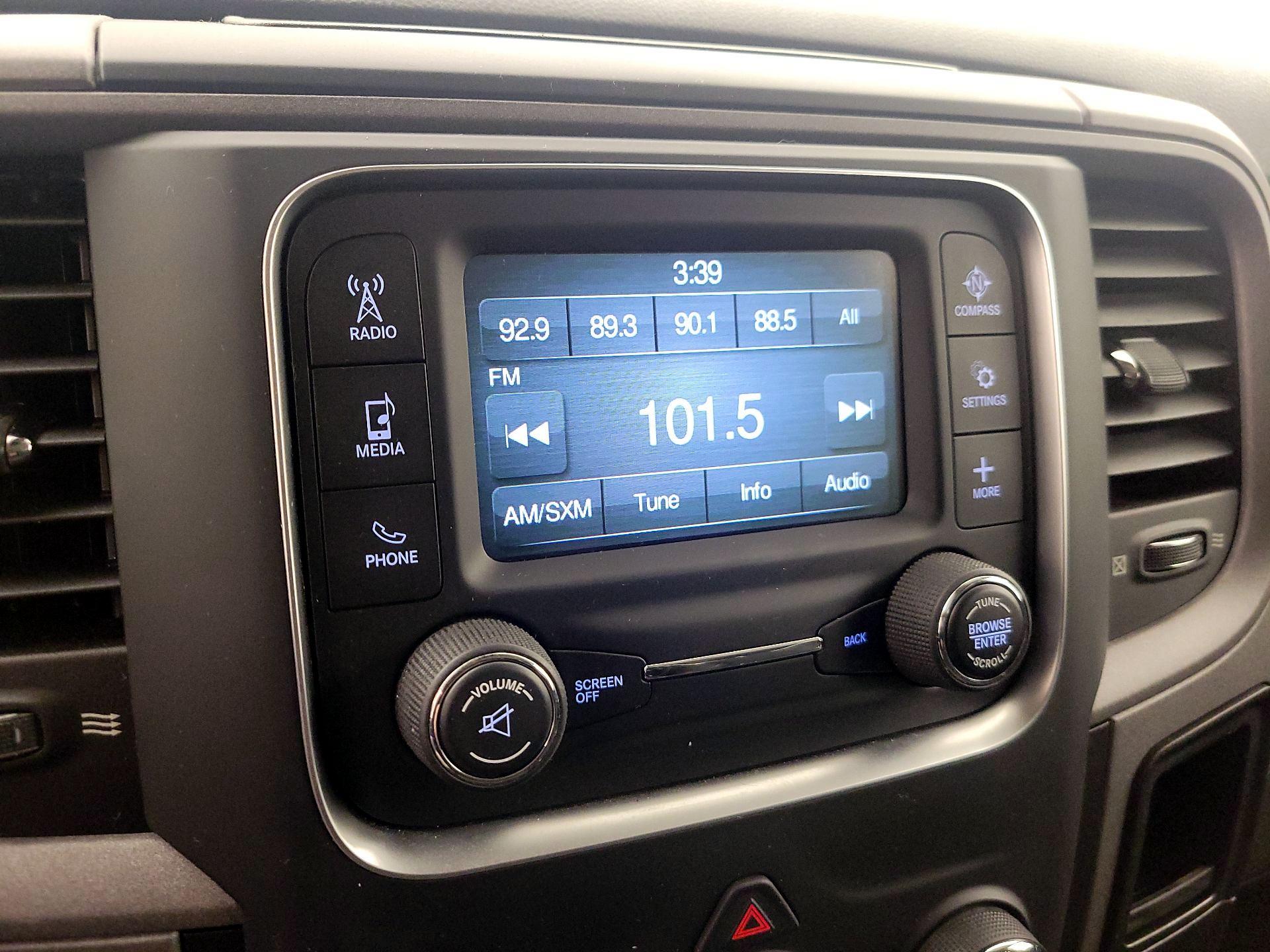 Thumbnail: 2019 RAM 1500 Classic - 16