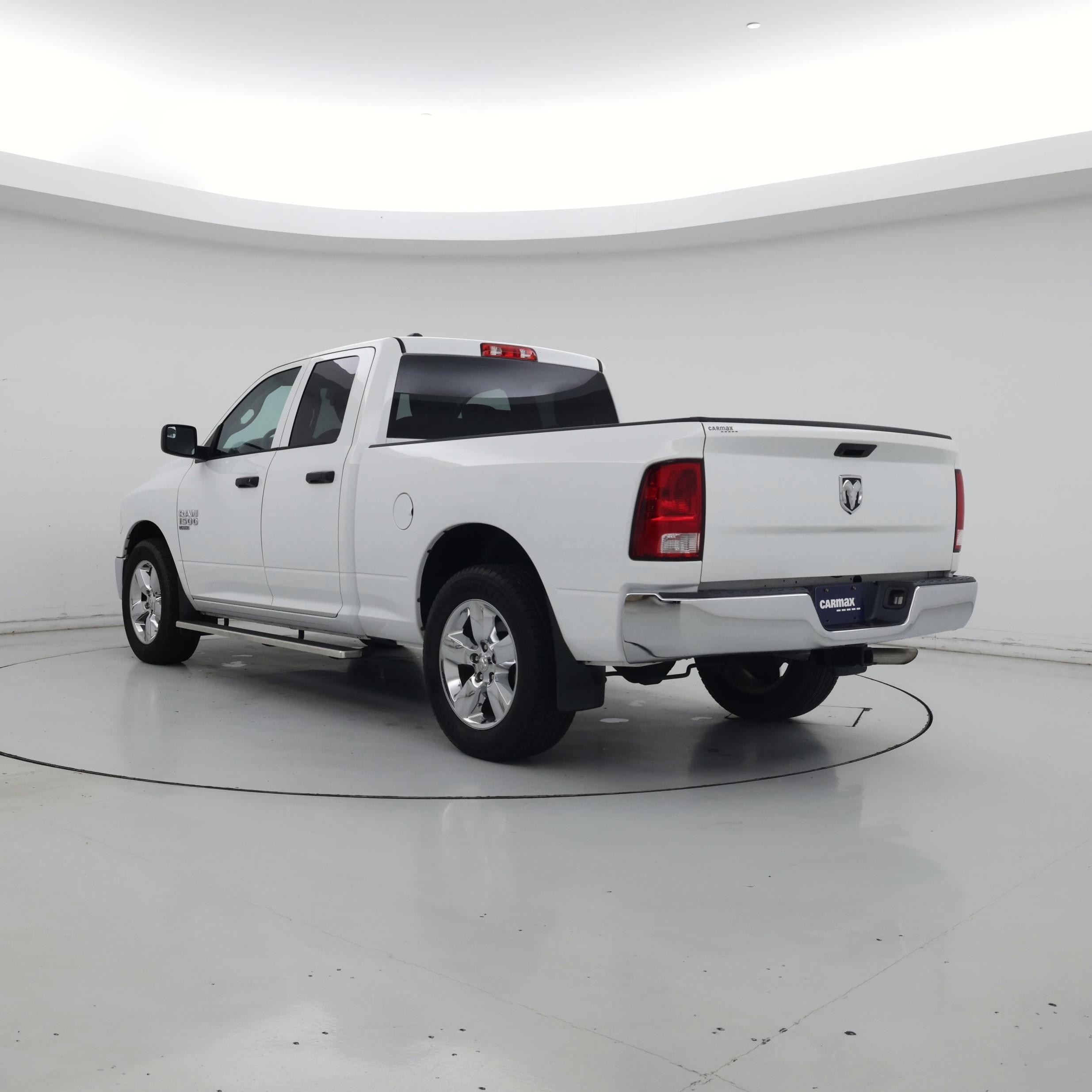 Thumbnail: 2019 RAM 1500 Classic - 2