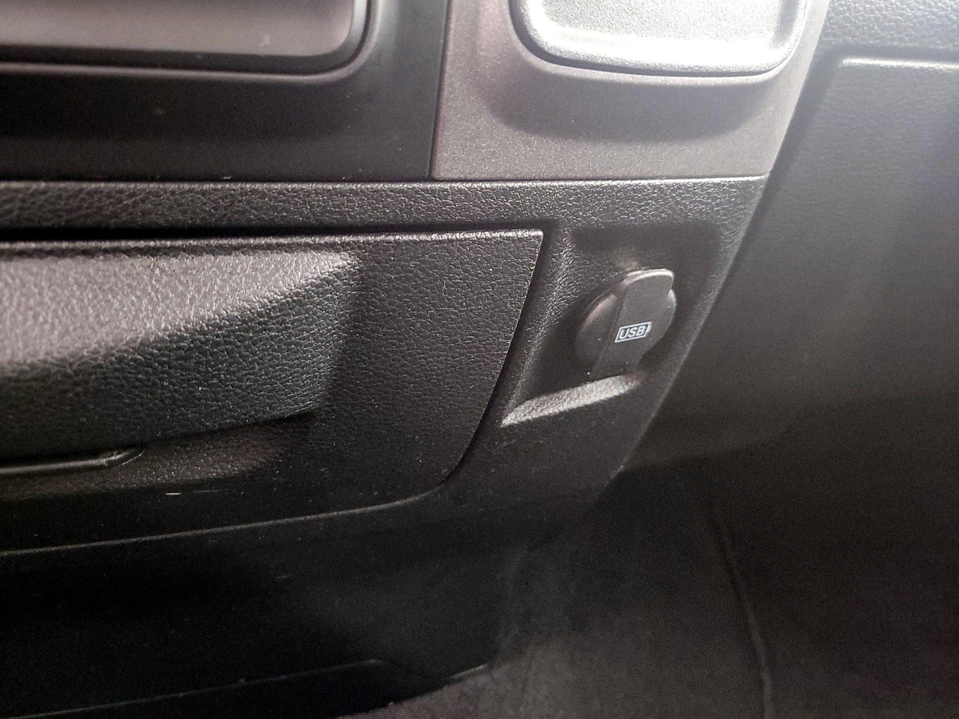 Thumbnail: 2019 RAM 1500 Classic - 19