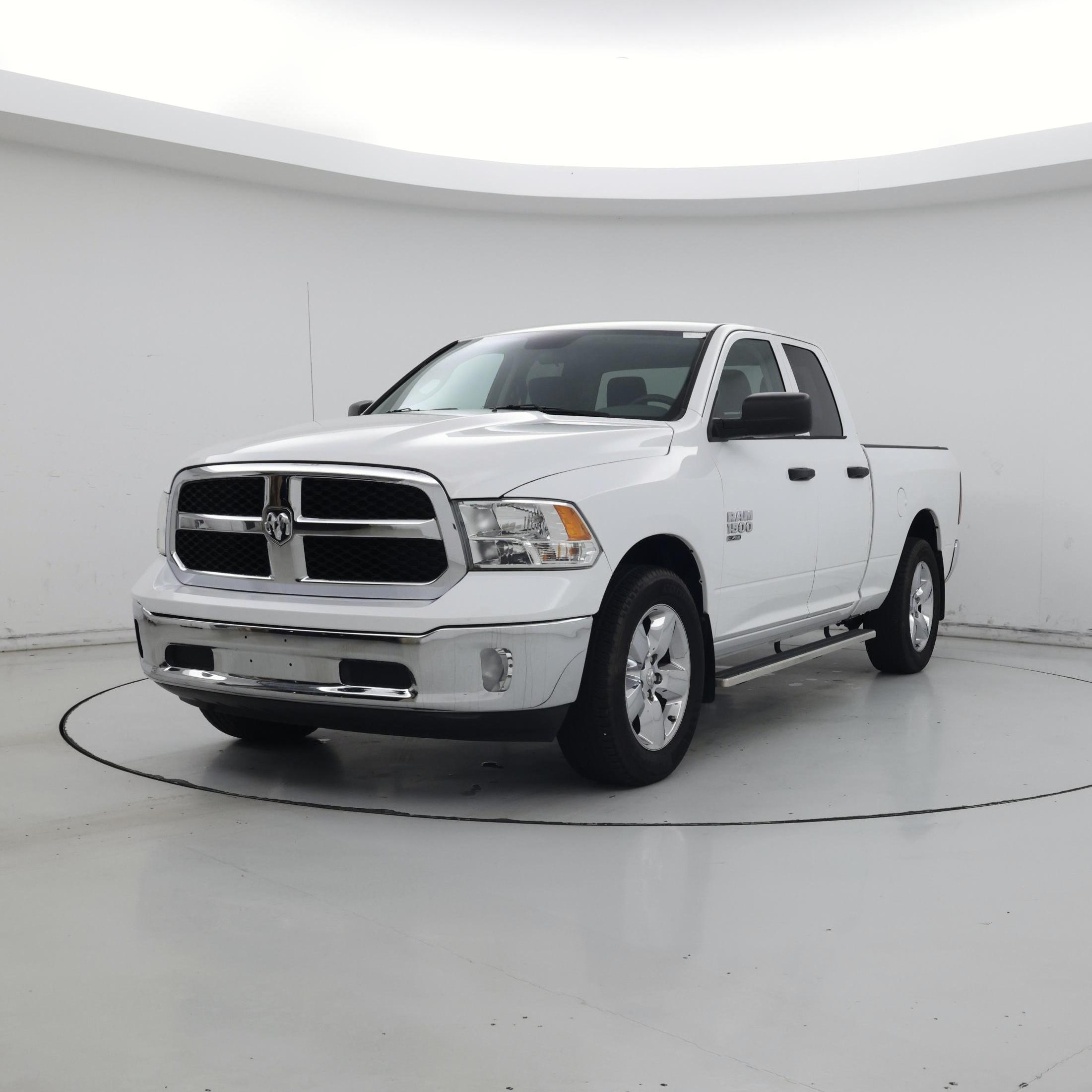Thumbnail: 2019 RAM 1500 Classic - 4