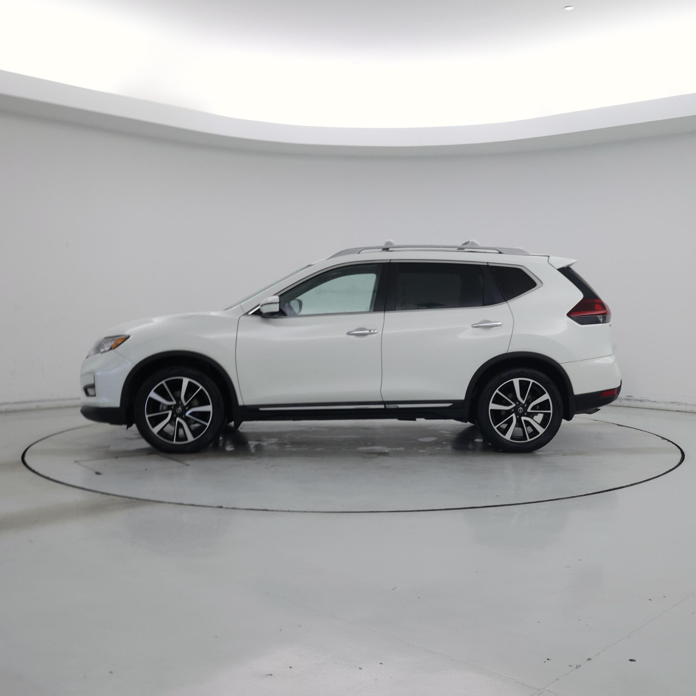 Thumbnail: 2020 Nissan Rogue - 3