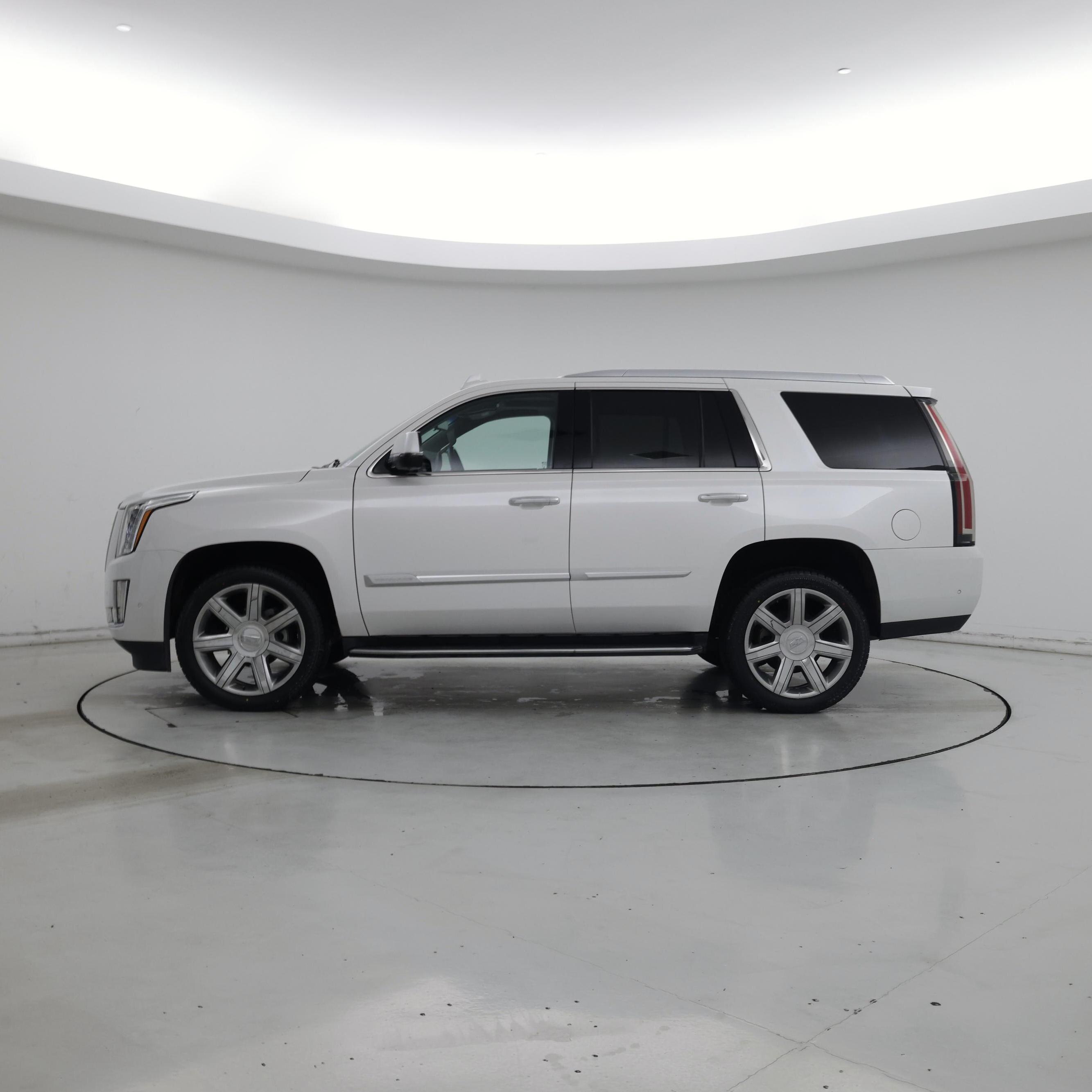 Thumbnail: 2019 Cadillac Escalade - 3