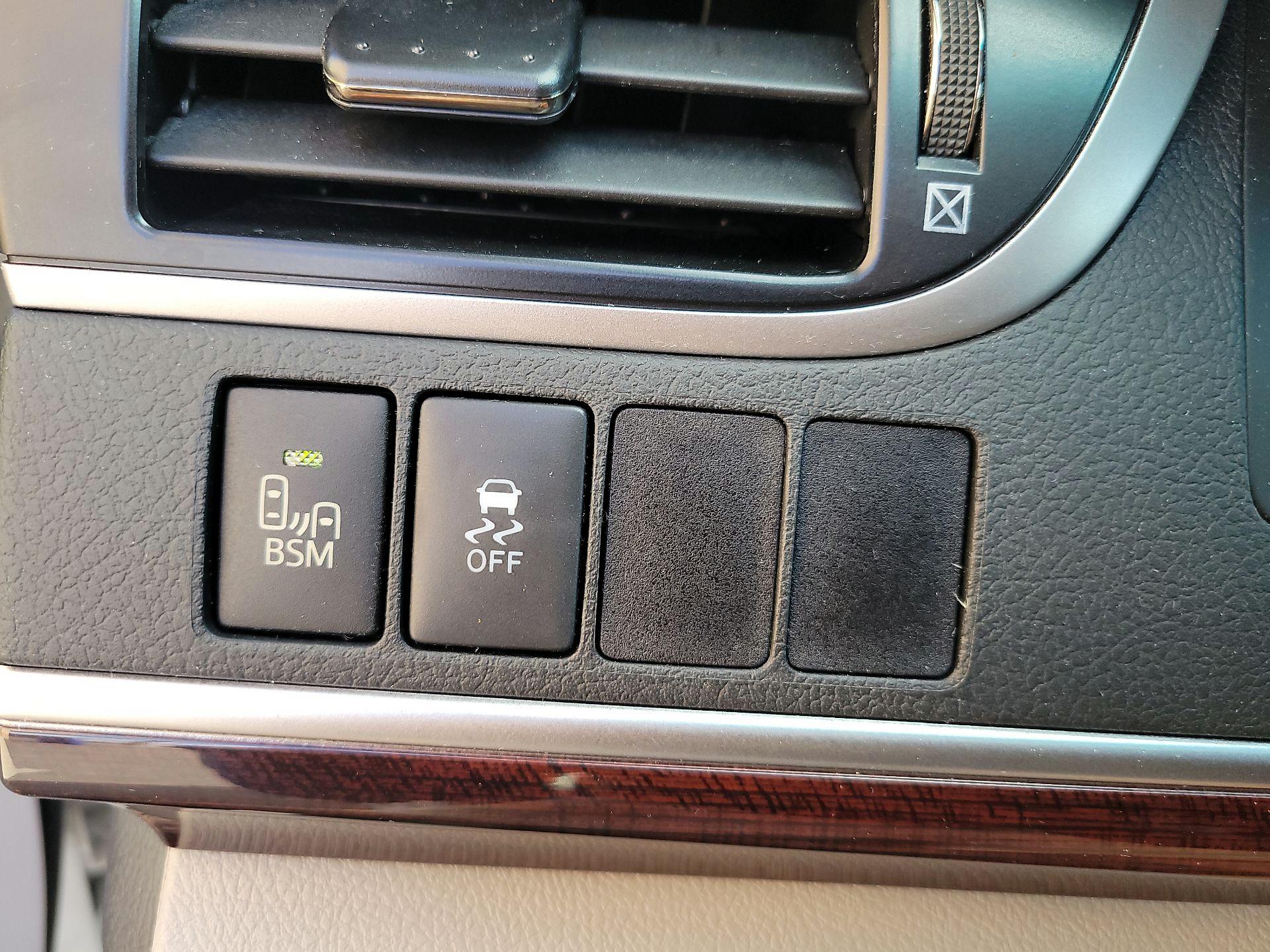 Thumbnail: 2014 Toyota Camry - 11