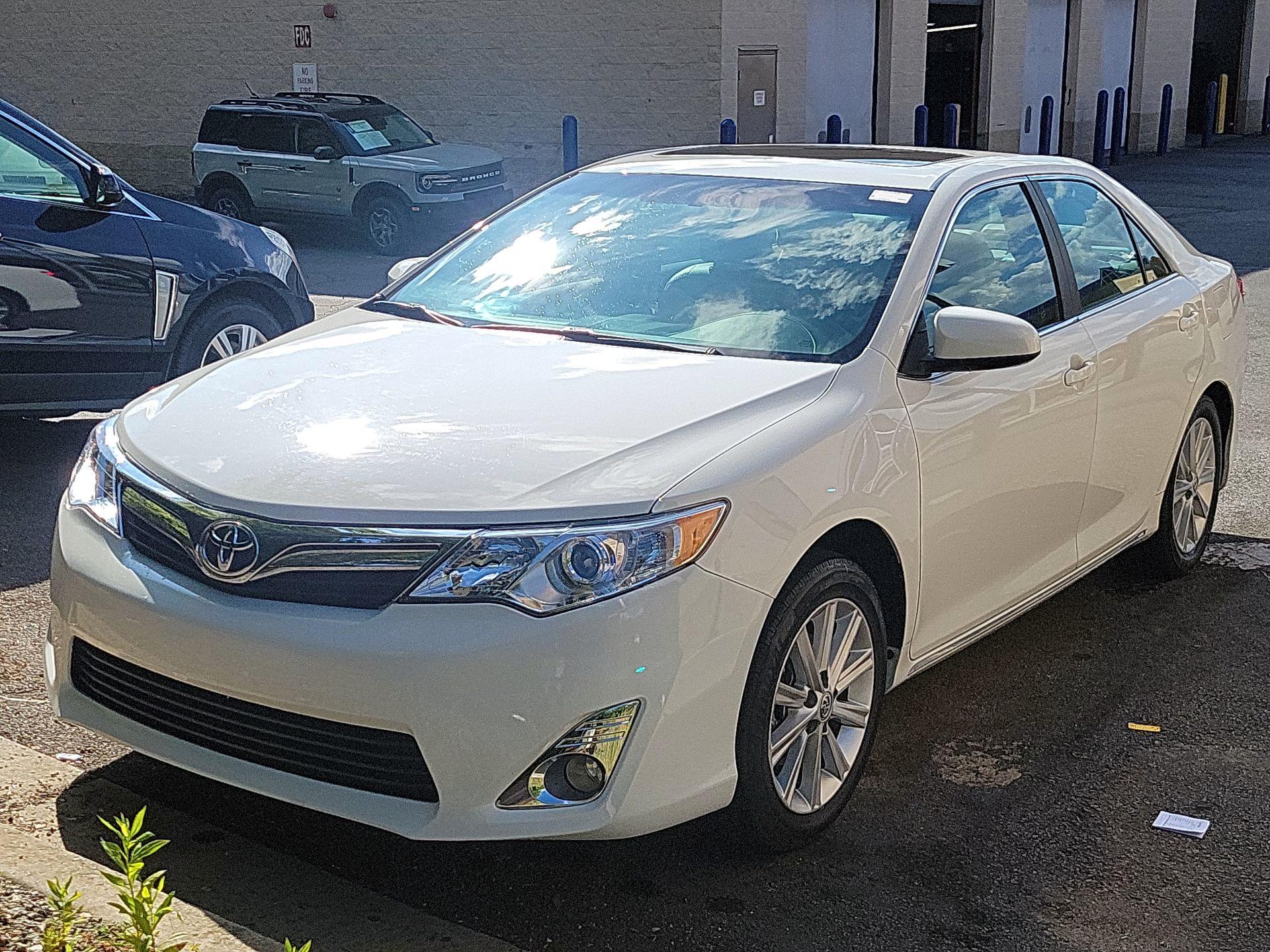 Thumbnail: 2014 Toyota Camry - 3