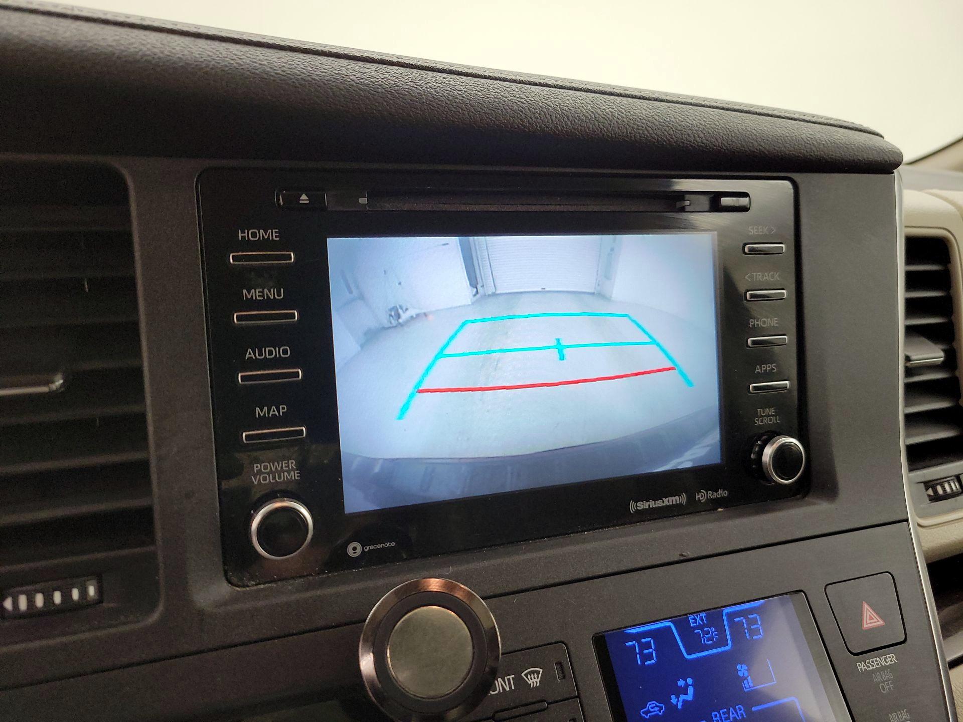Thumbnail: 2019 Toyota Sienna - 15
