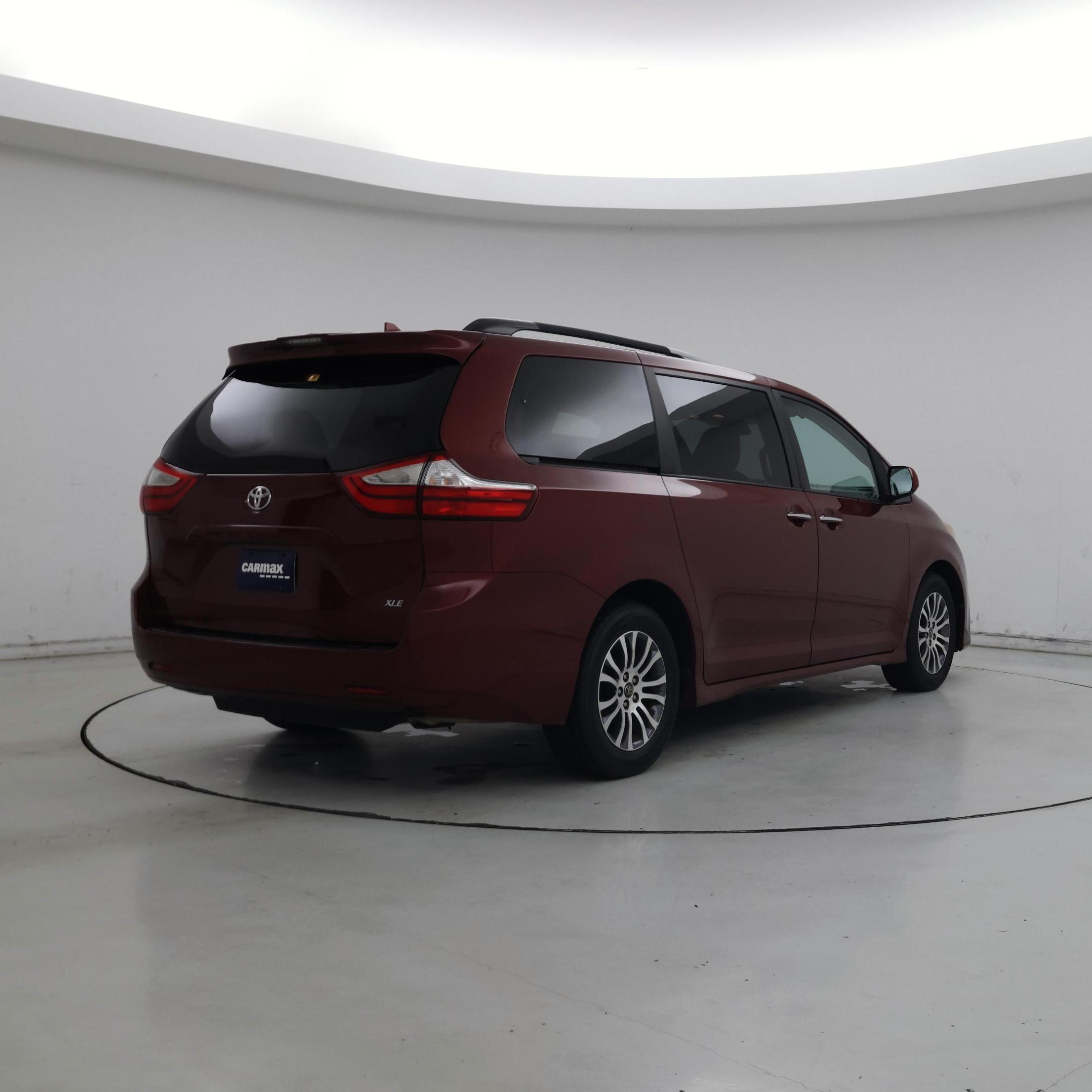 Thumbnail: 2019 Toyota Sienna - 8