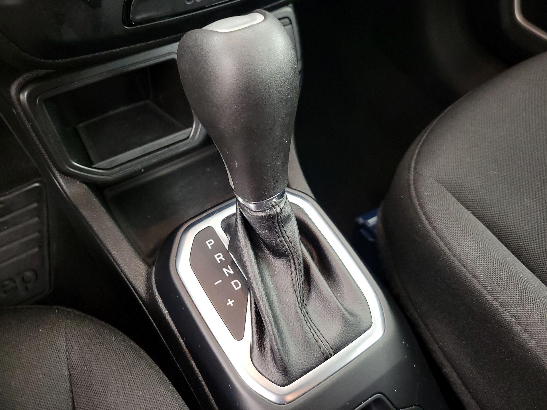 Thumbnail: 2019 Jeep Renegade - 17