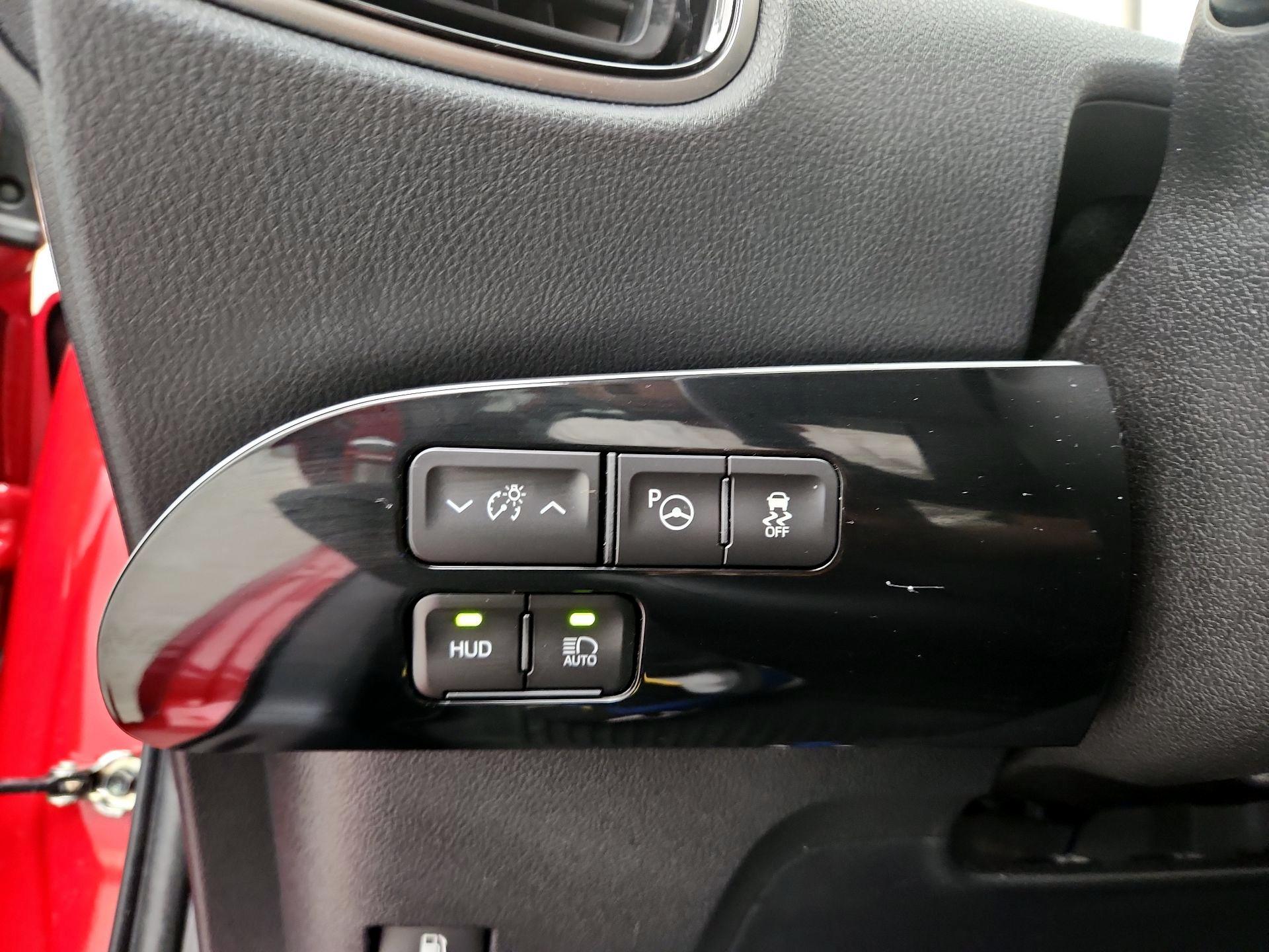 Thumbnail: 2022 Toyota Prius - 13