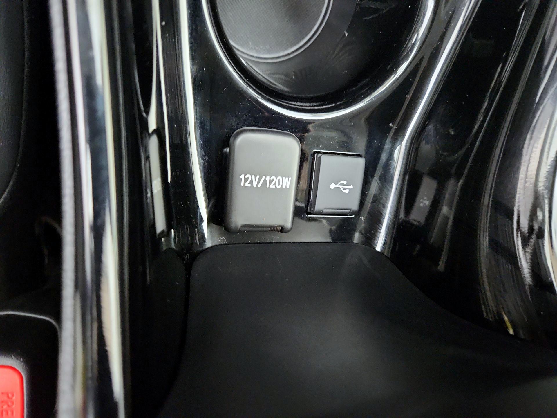 Thumbnail: 2022 Toyota Prius - 18