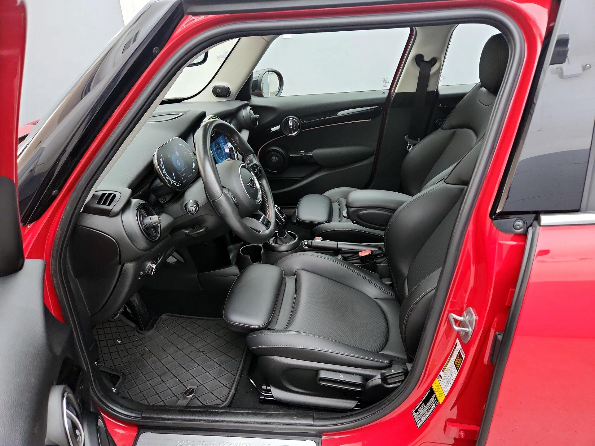 Thumbnail: 2022 MINI Cooper Hardtop - 11