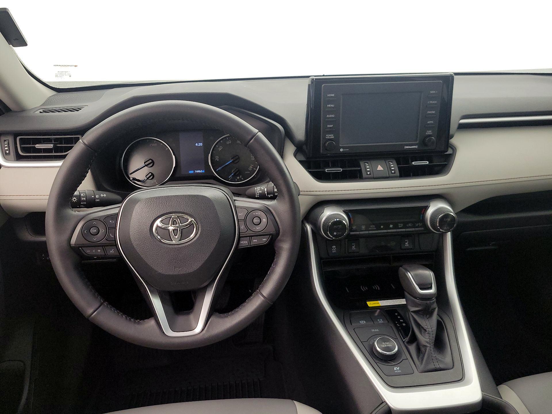 Thumbnail: 2022 Toyota RAV4 - 10