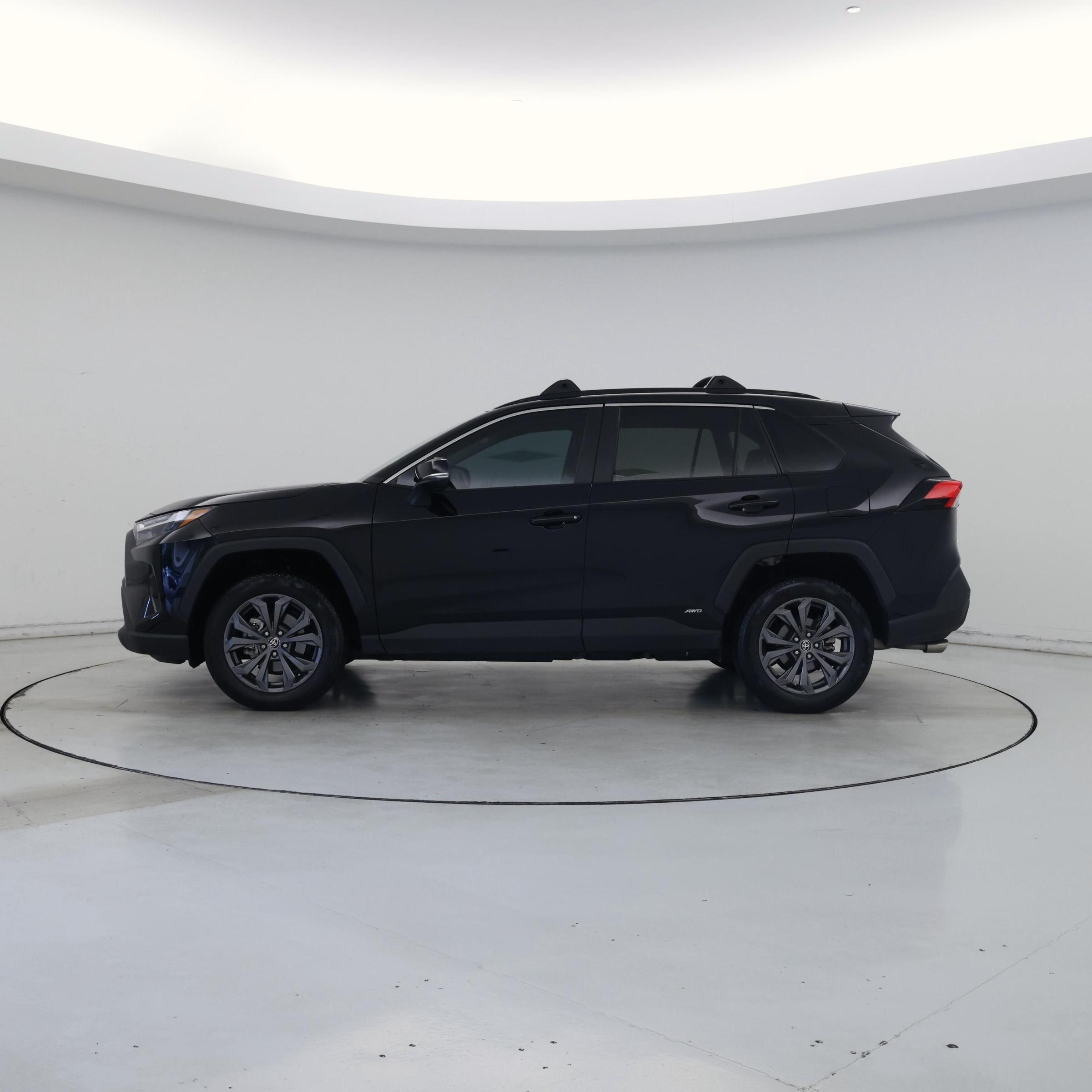 Thumbnail: 2022 Toyota RAV4 - 3
