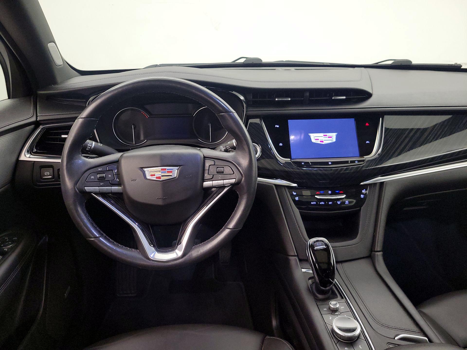 Thumbnail: 2021 Cadillac XT6 - 10