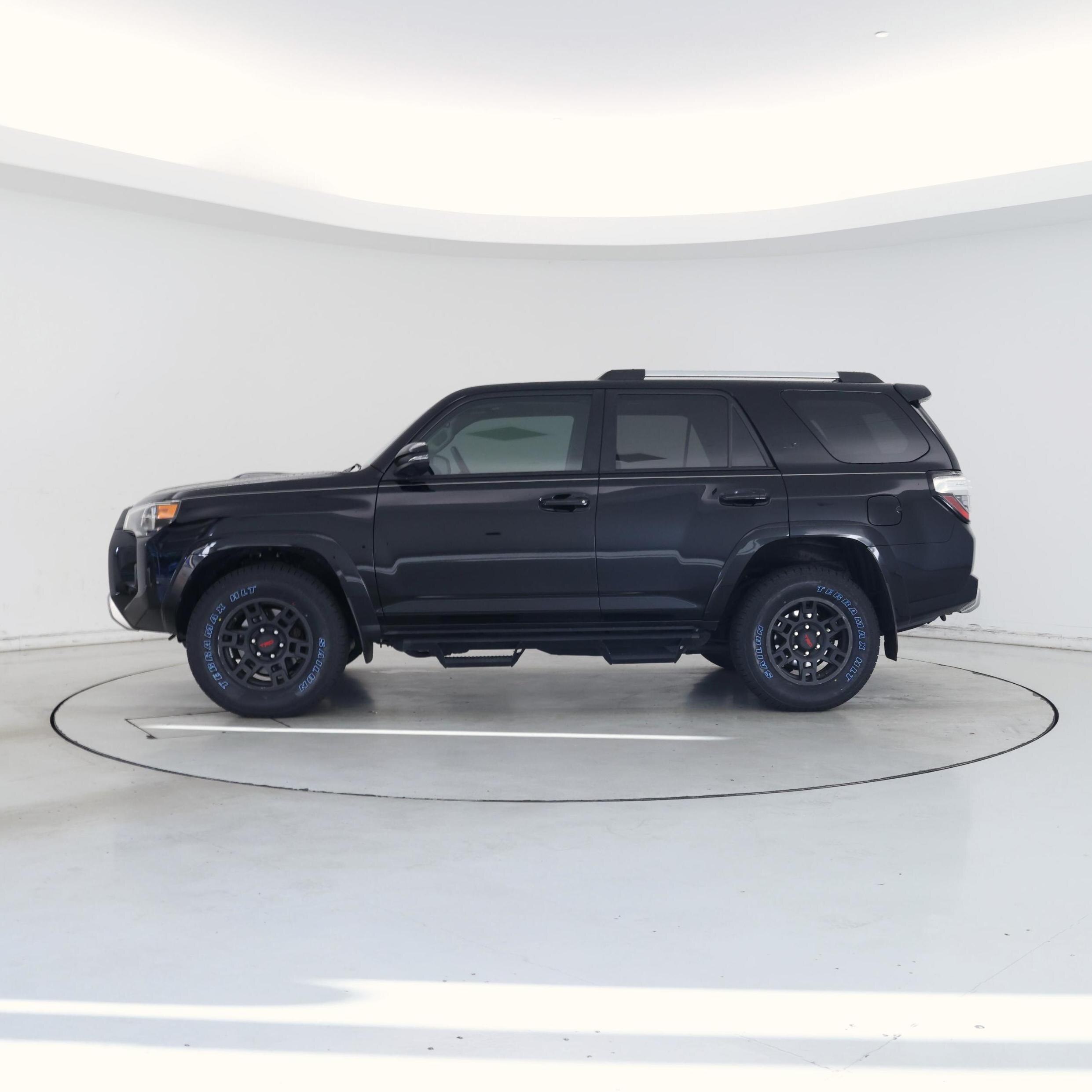 Thumbnail: 2018 Toyota 4Runner - 3