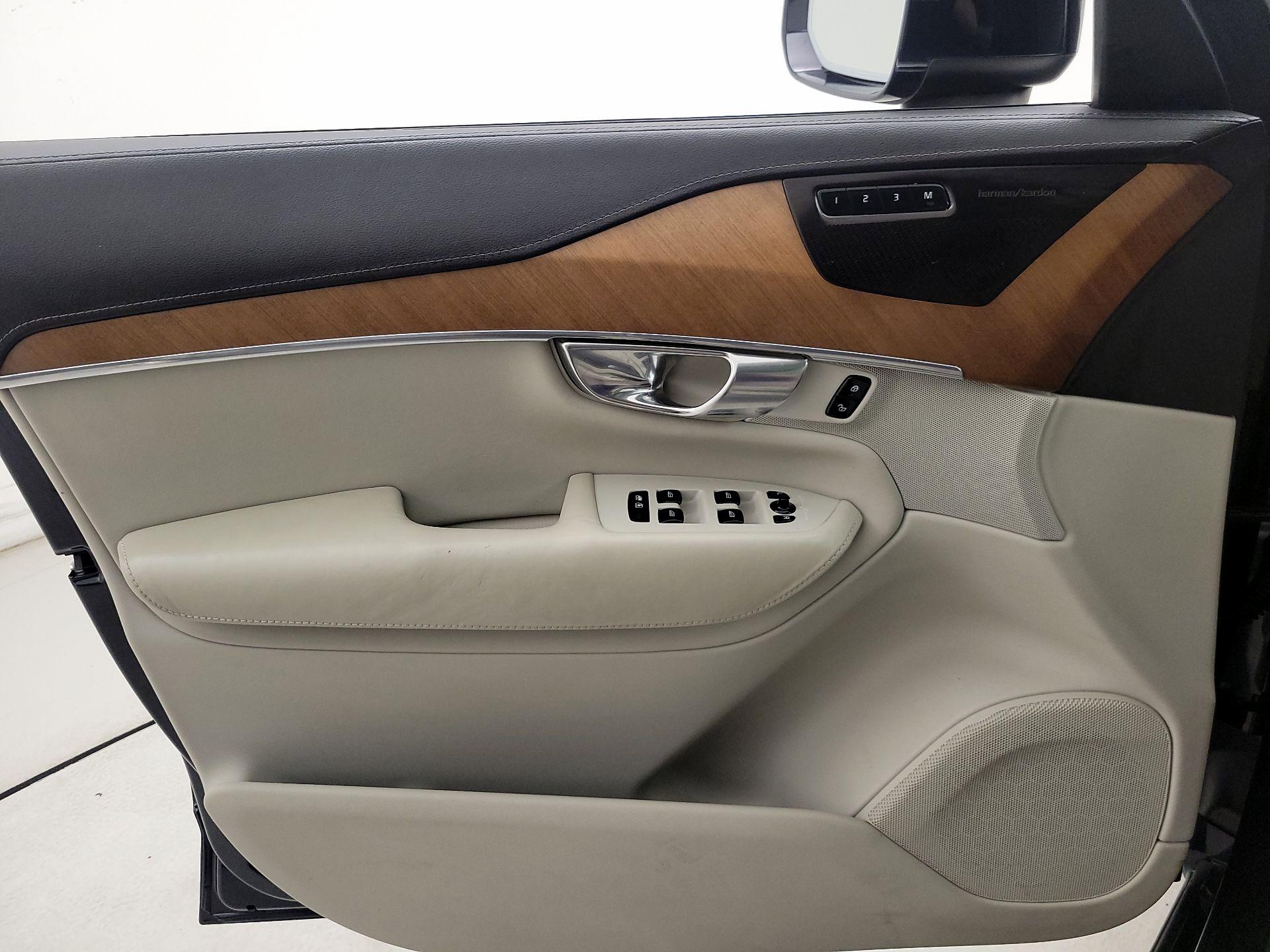 Thumbnail: 2019 Volvo XC90 - 12