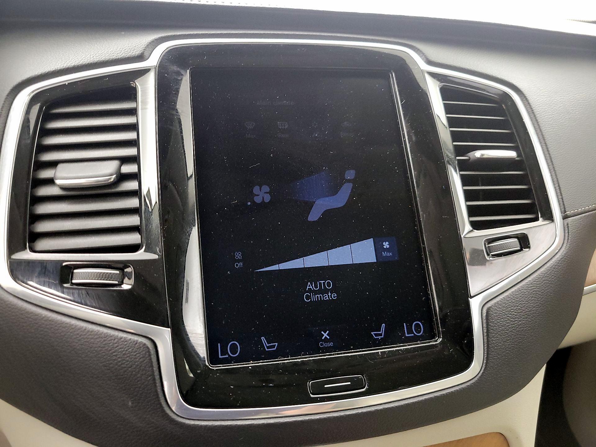 Thumbnail: 2019 Volvo XC90 - 17