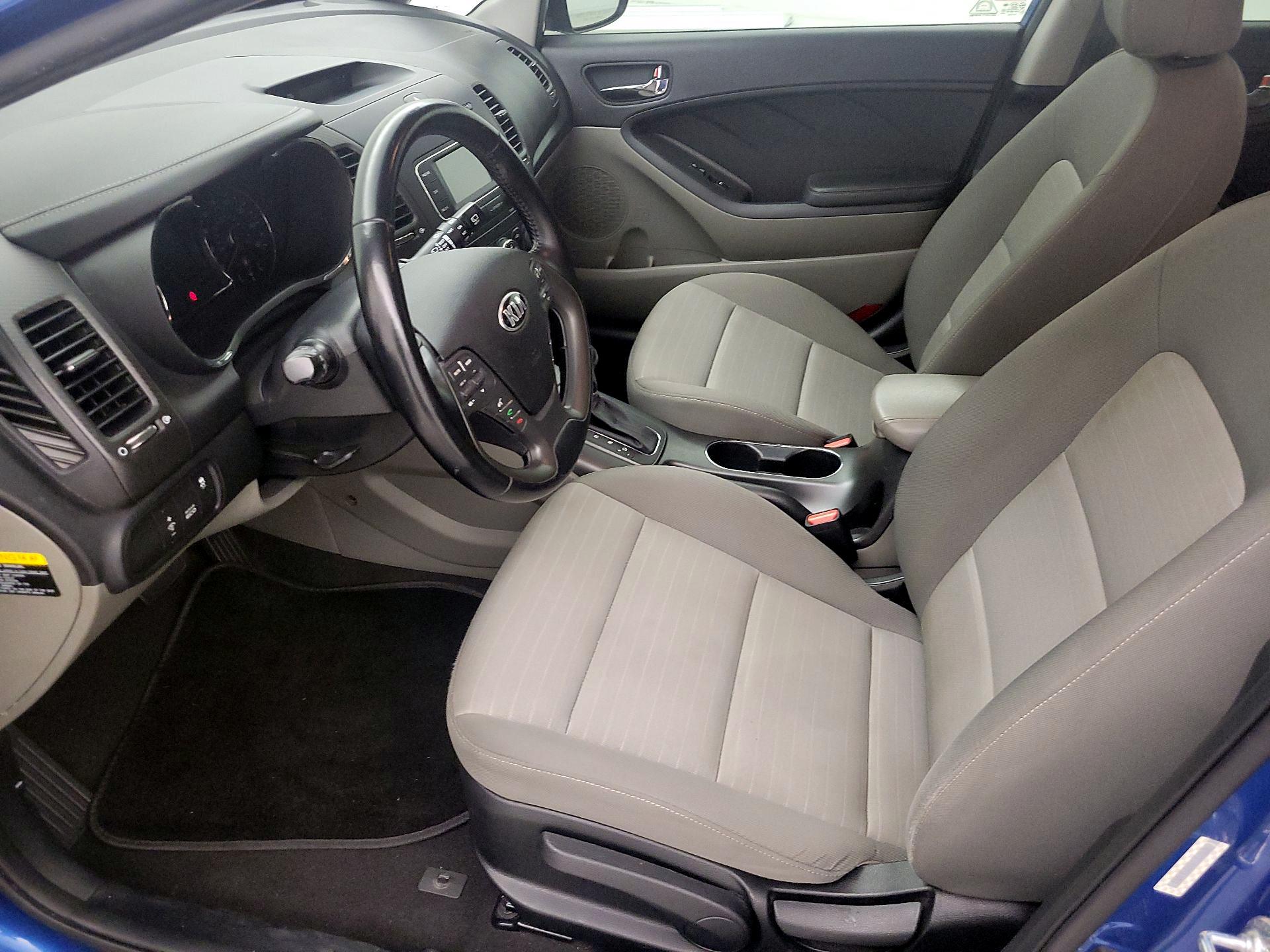 Thumbnail: 2015 Kia Forte - 11