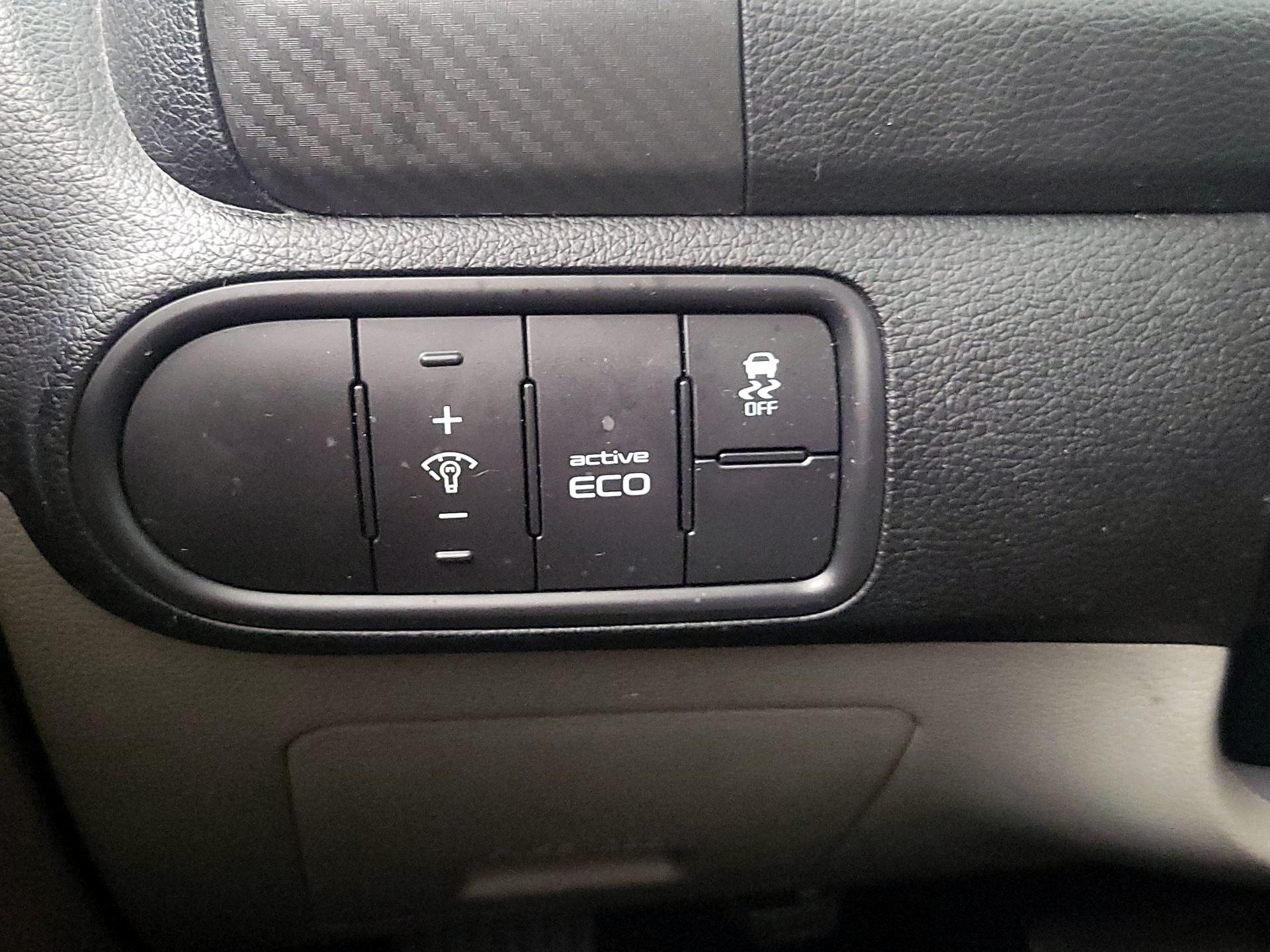 Thumbnail: 2015 Kia Forte - 13
