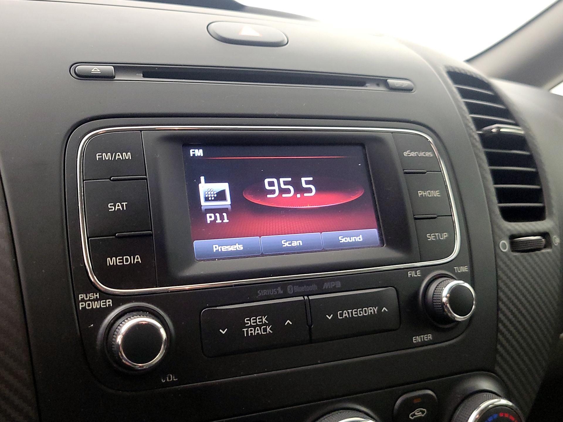 Thumbnail: 2015 Kia Forte - 15