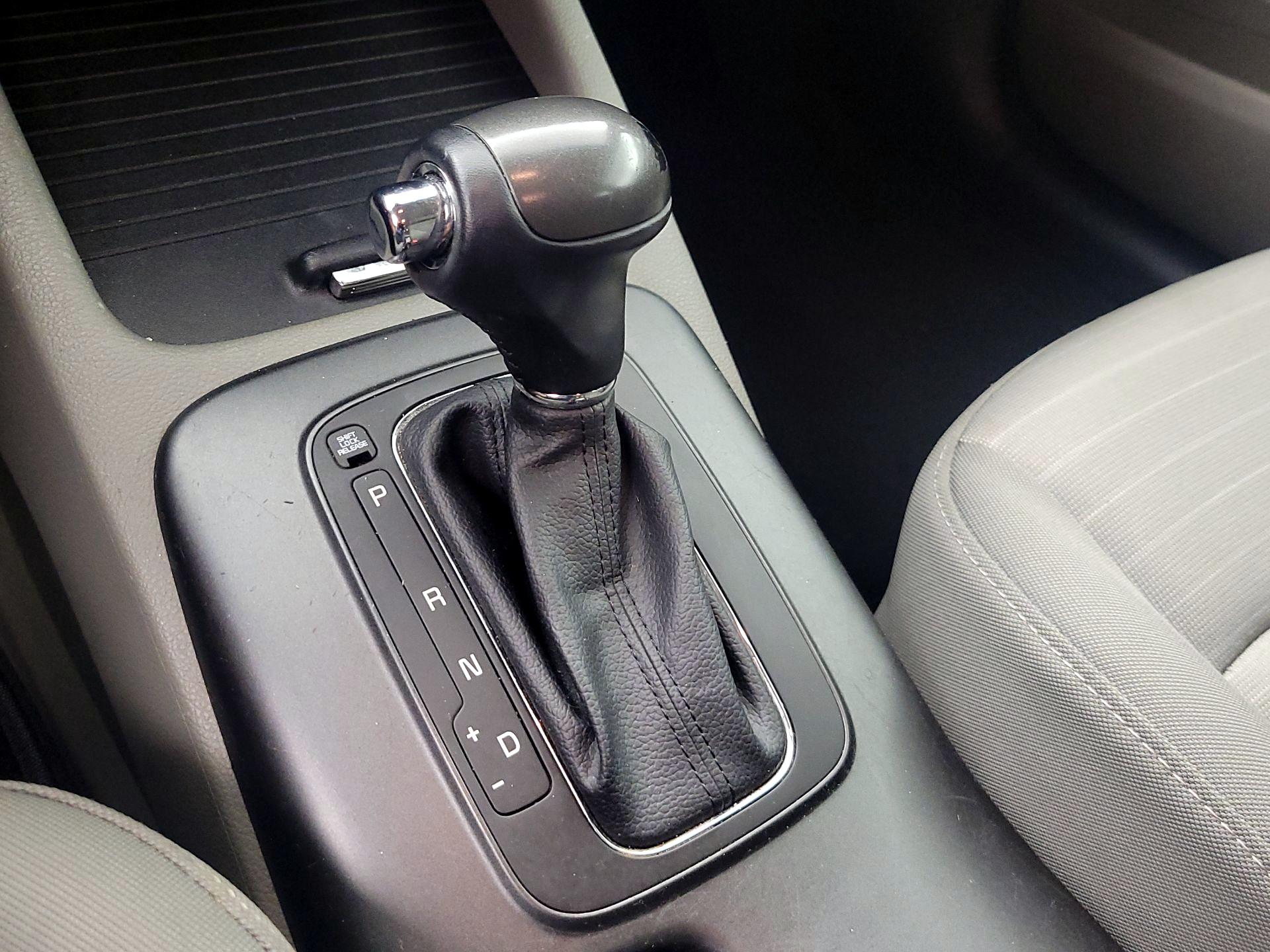 Thumbnail: 2015 Kia Forte - 17