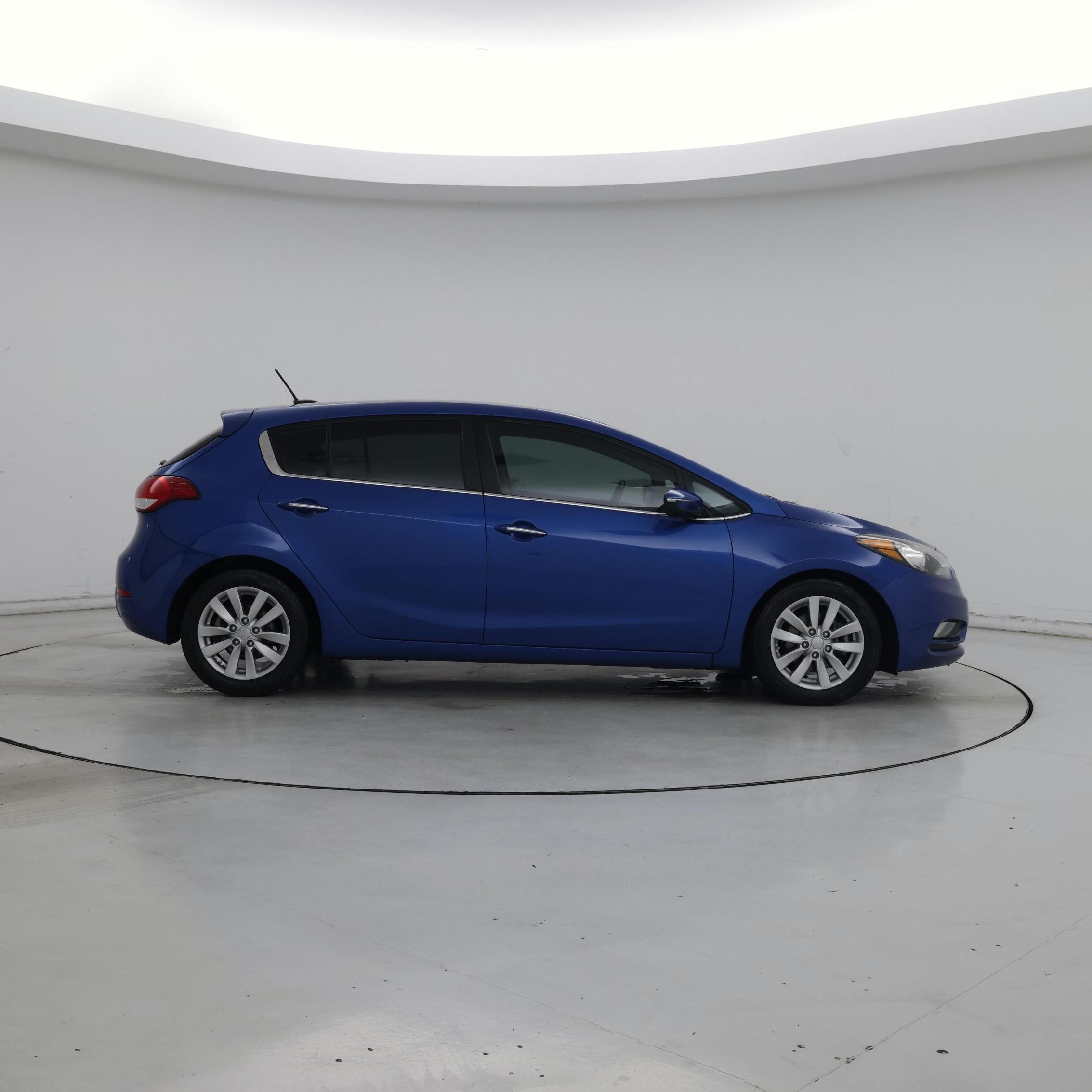 Thumbnail: 2015 Kia Forte - 7