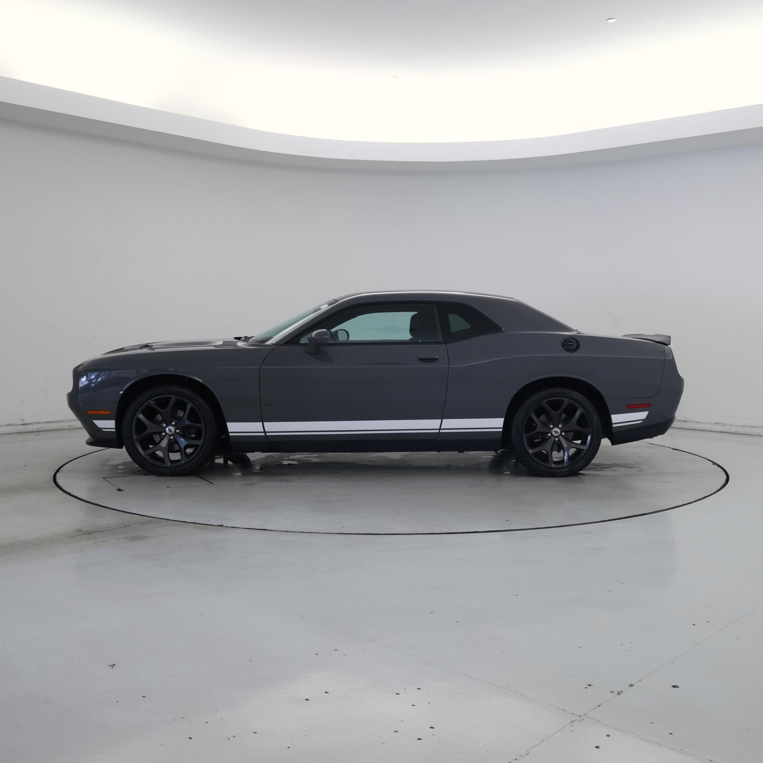 Thumbnail: 2017 Dodge Challenger - 3
