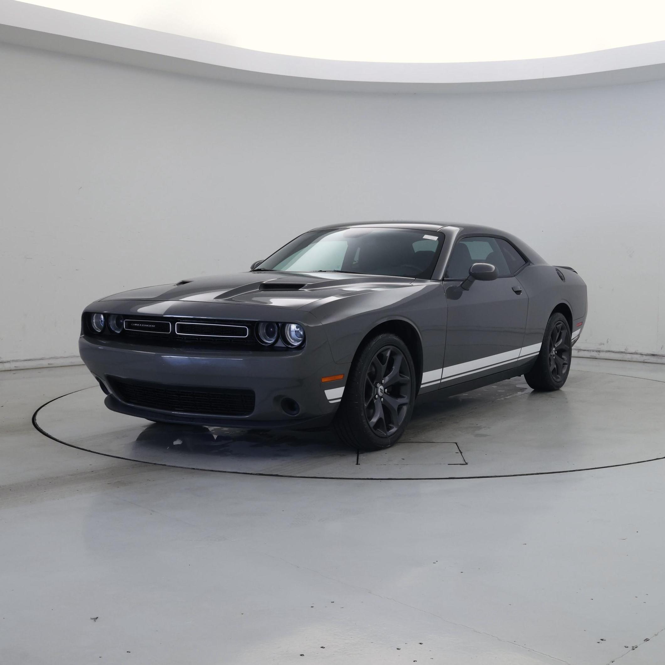 Thumbnail: 2017 Dodge Challenger - 4