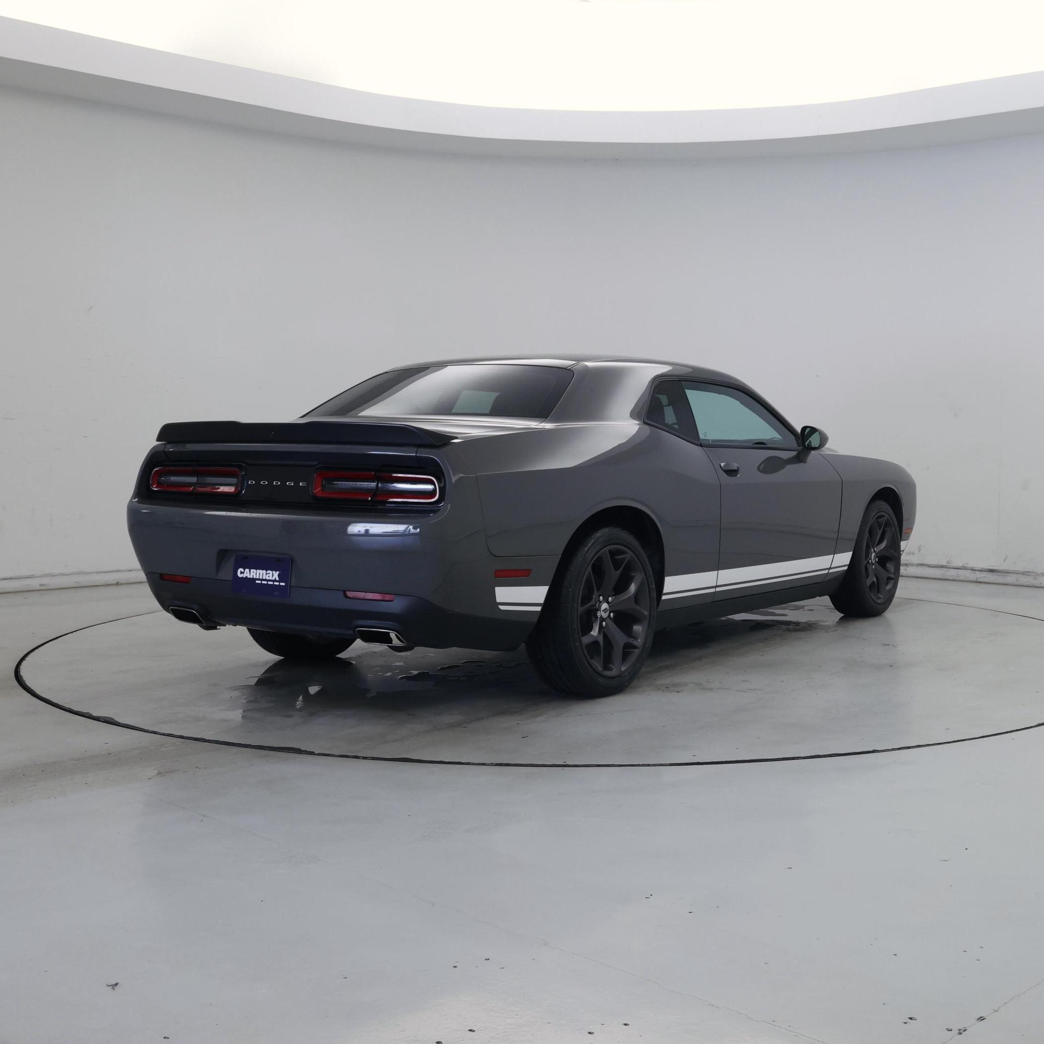 Thumbnail: 2017 Dodge Challenger - 8