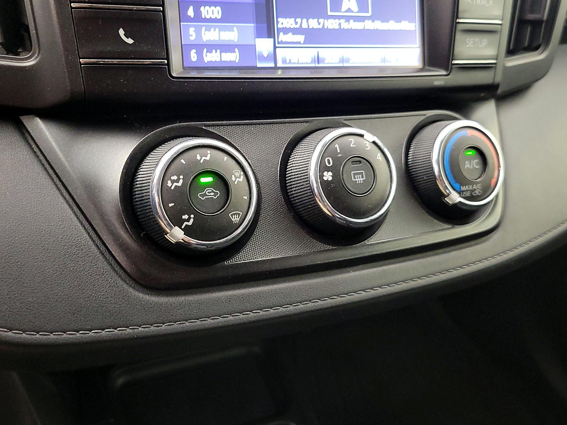 Thumbnail: 2018 Toyota RAV4 - 16