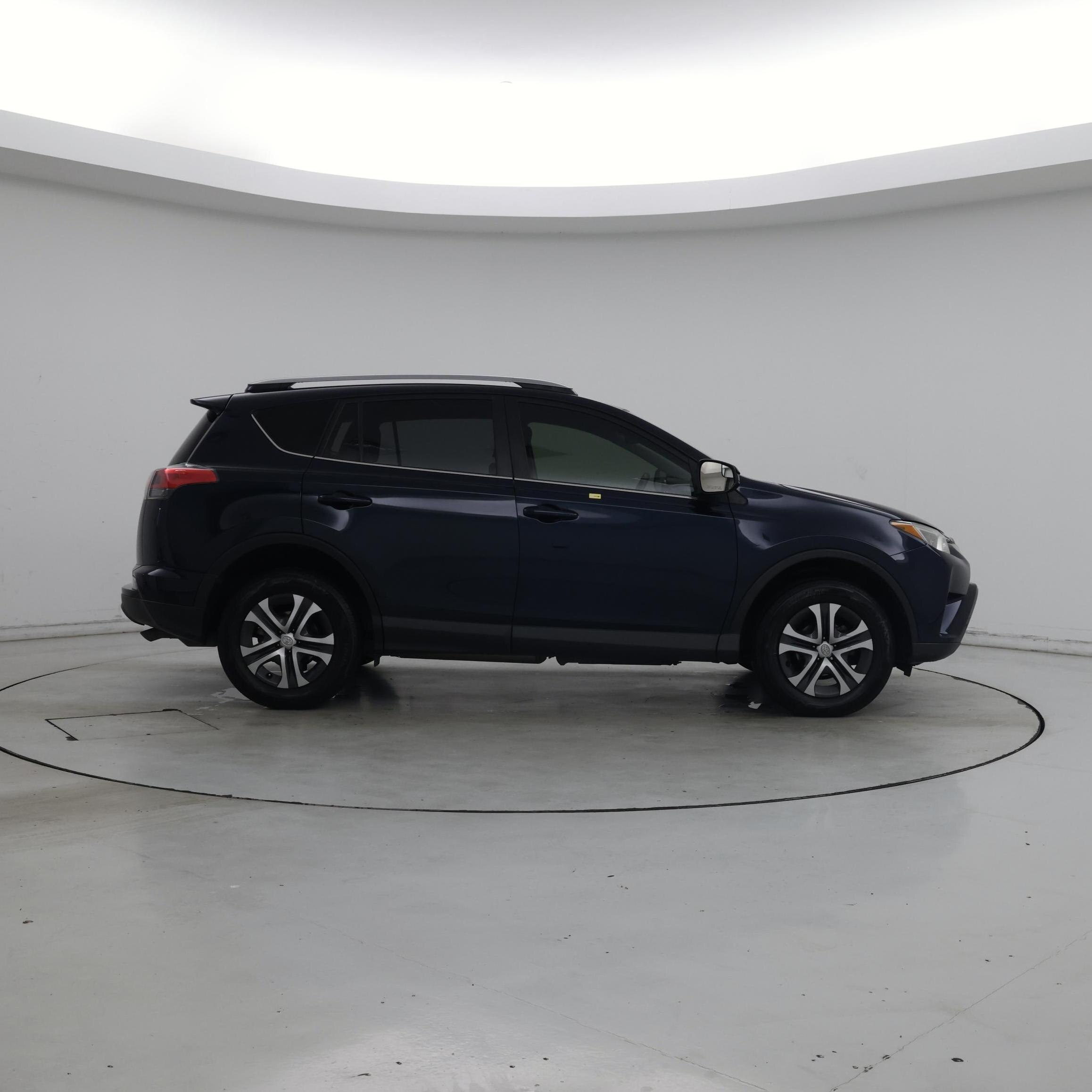 Thumbnail: 2018 Toyota RAV4 - 7