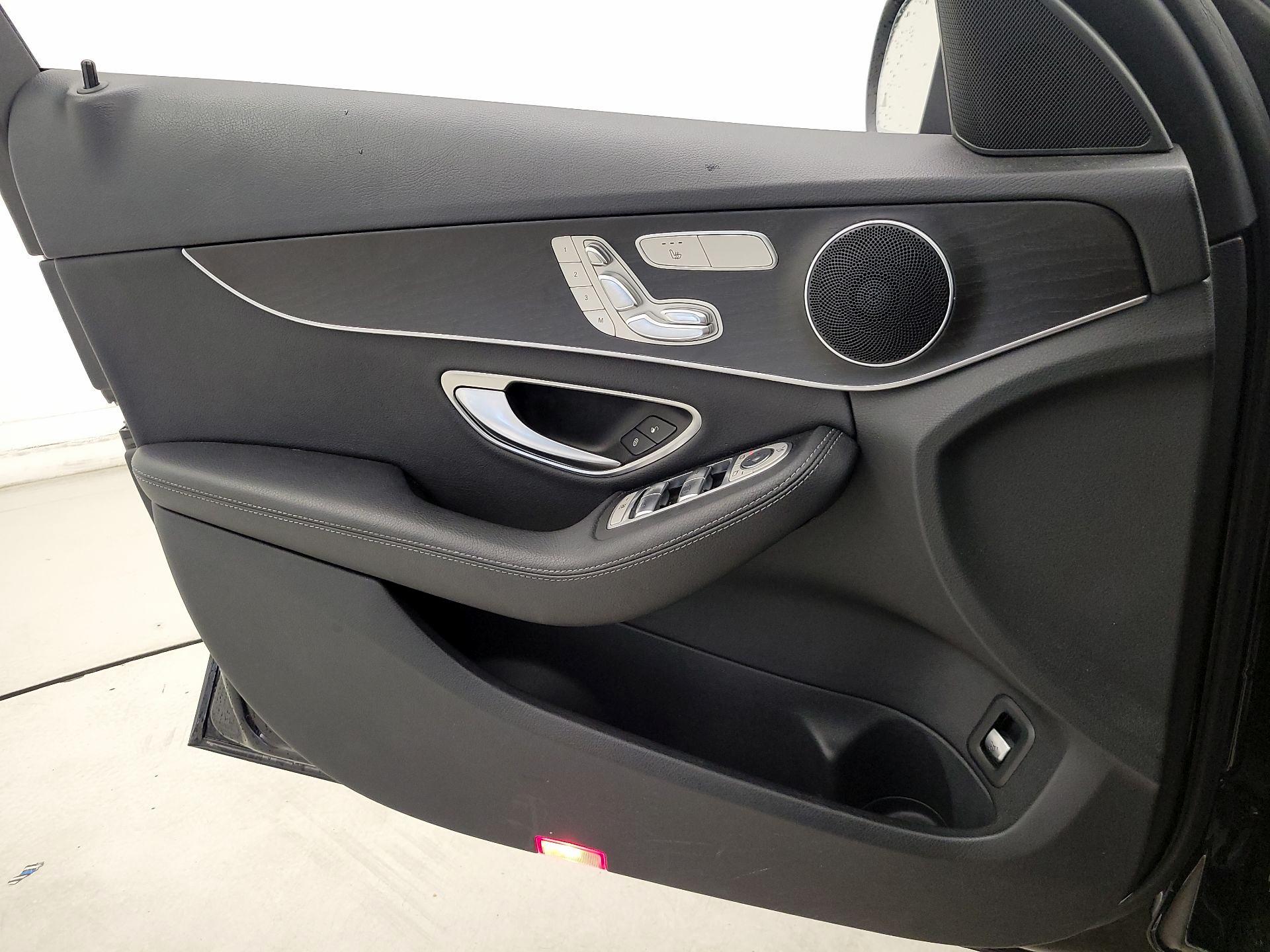 Thumbnail: 2017 Mercedes-Benz C-Class - 12