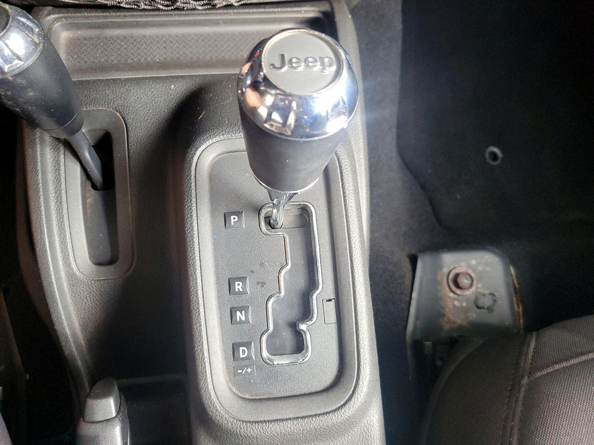 Thumbnail: 2013 Jeep Wrangler - 13